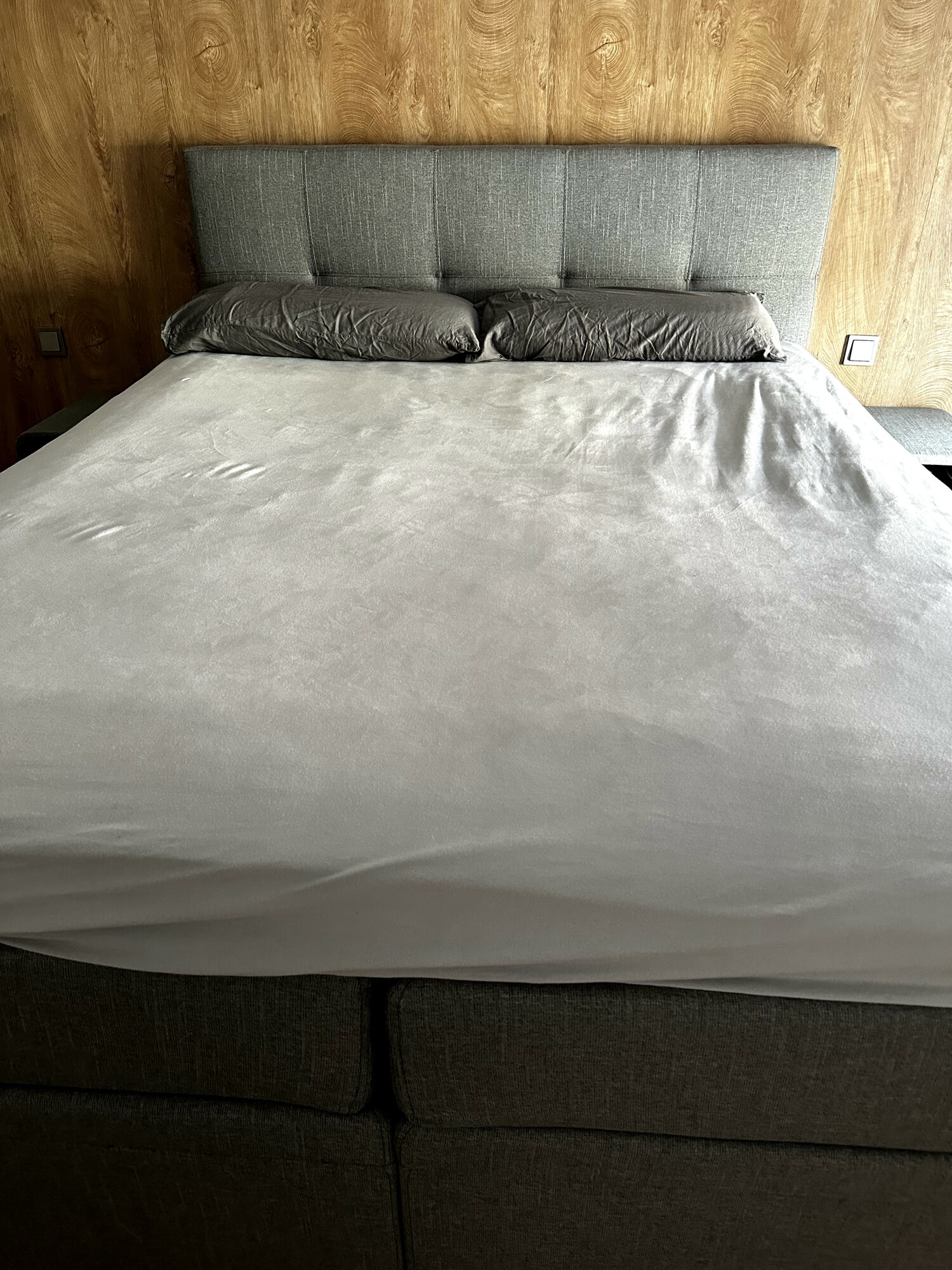 Boxspringbett mit Nachttischen Textil Grau 0