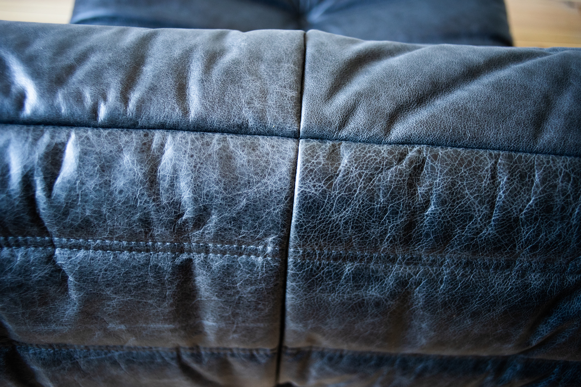 Togo Armchair Pull-Up Leather Black 3