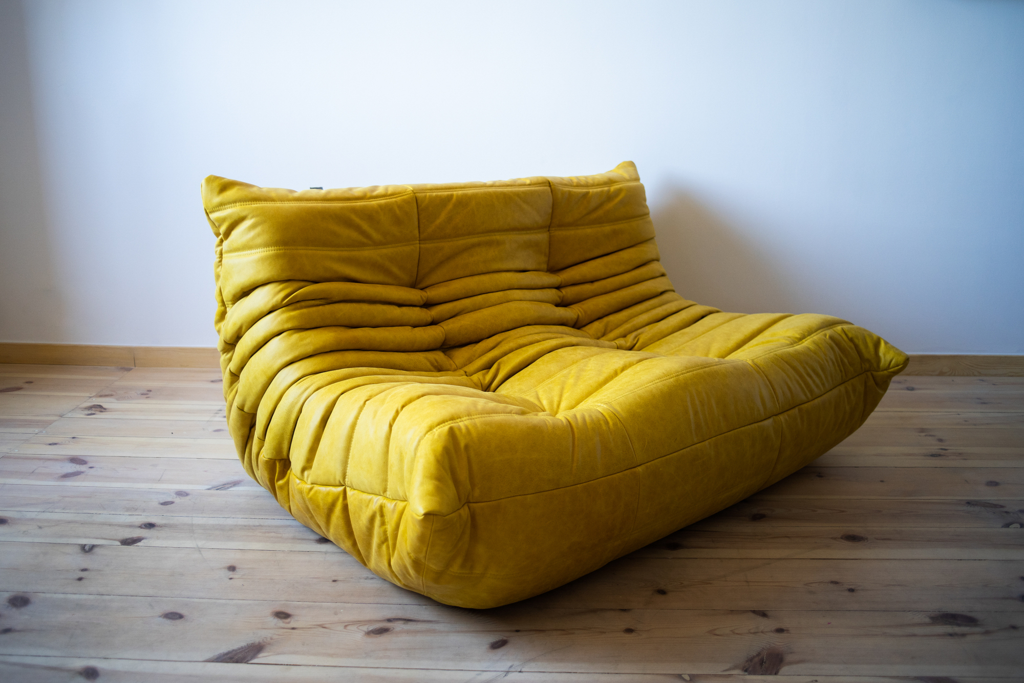 Togo Sofa 2-seater Pull-Up-Leather Yellow 1