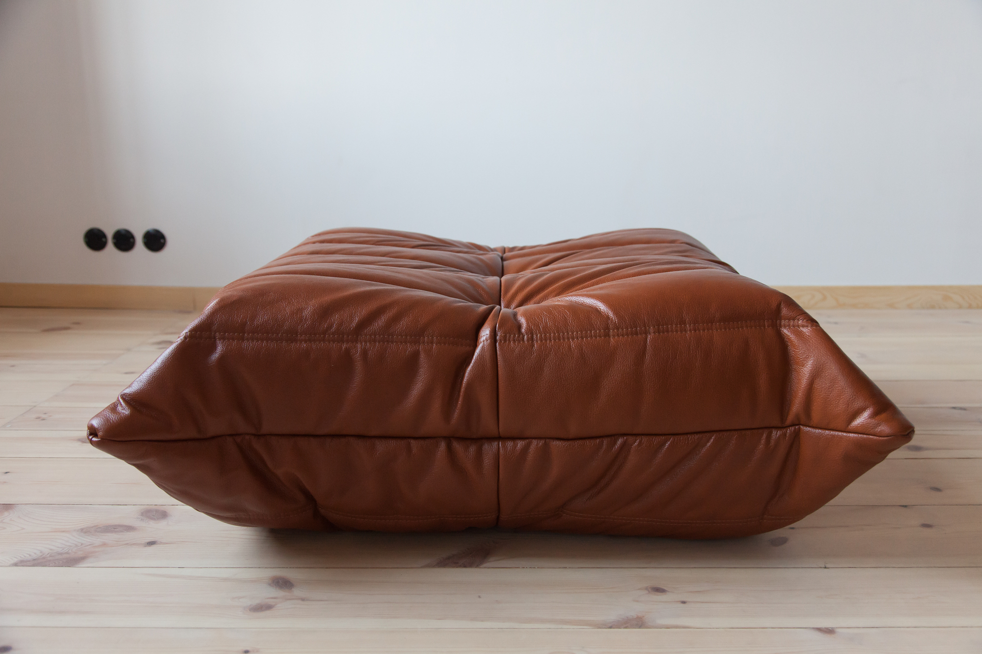 Togo Ottoman High Gloss Leather Whiskey Brown 2