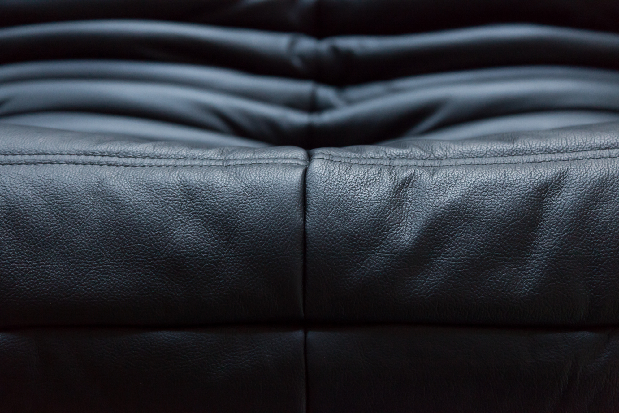 Togo Sofa 2-seater Madras leather Black 9