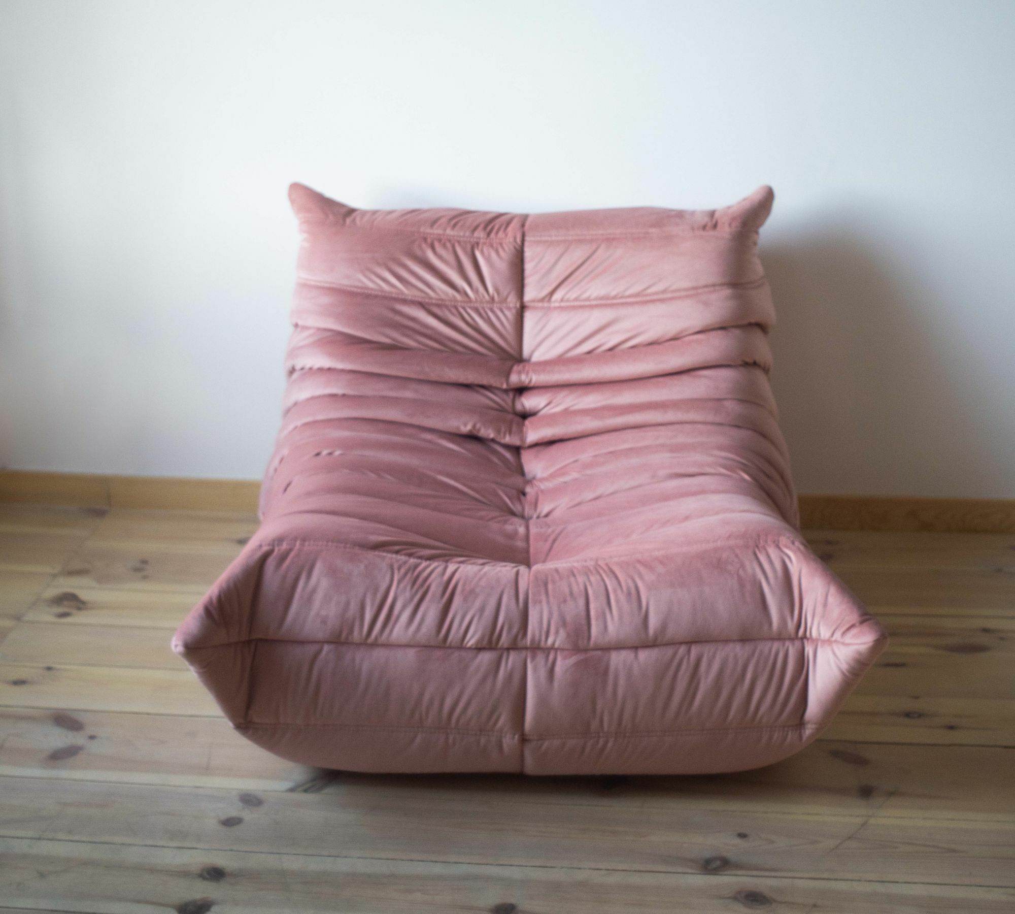 Togo armchair velvet pearl pink 0