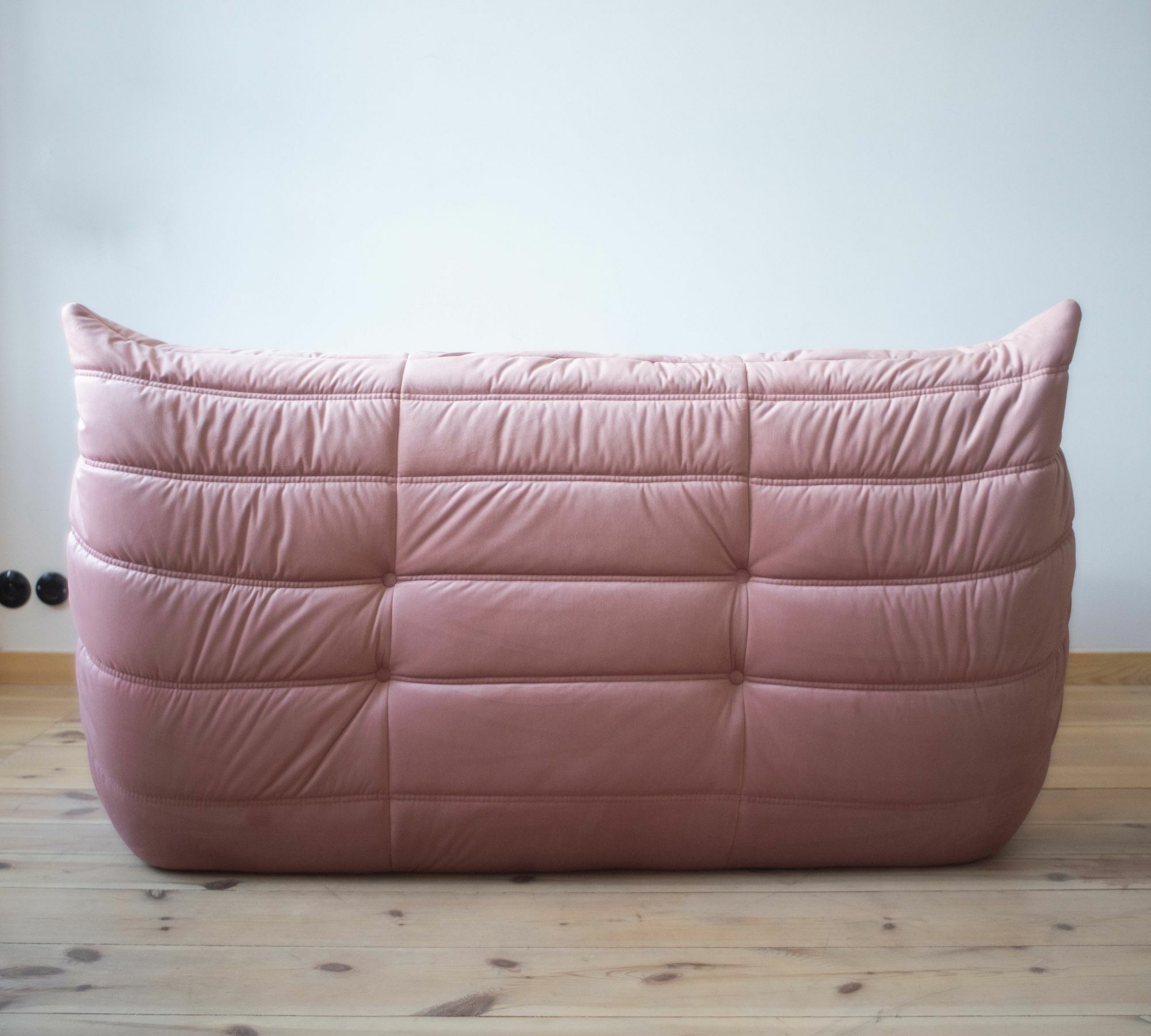 Togo Sofa 2-seater velvet pearl pink 3