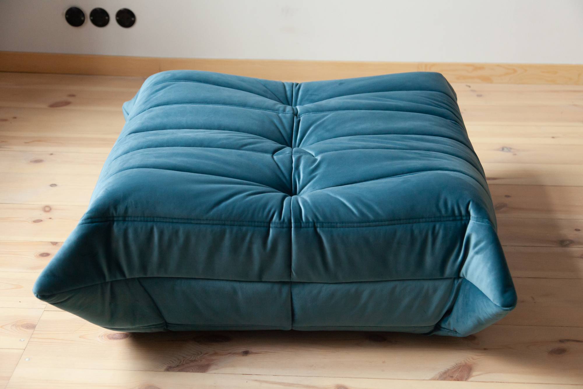 Togo Ottoman Velvet Sea Blue 1