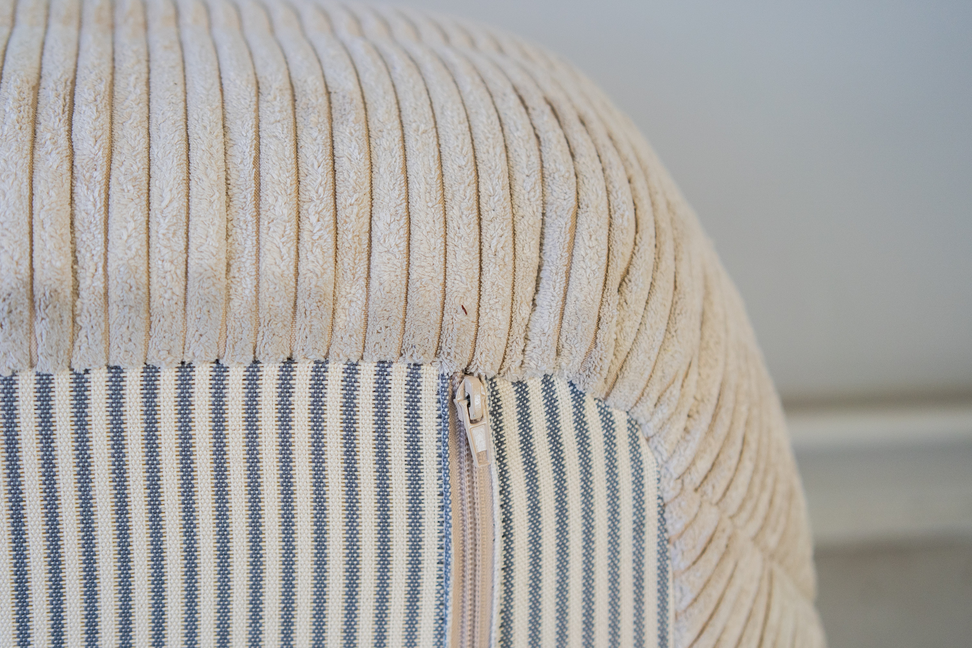 Togo Sofa 2-Seater Cord Beige 6