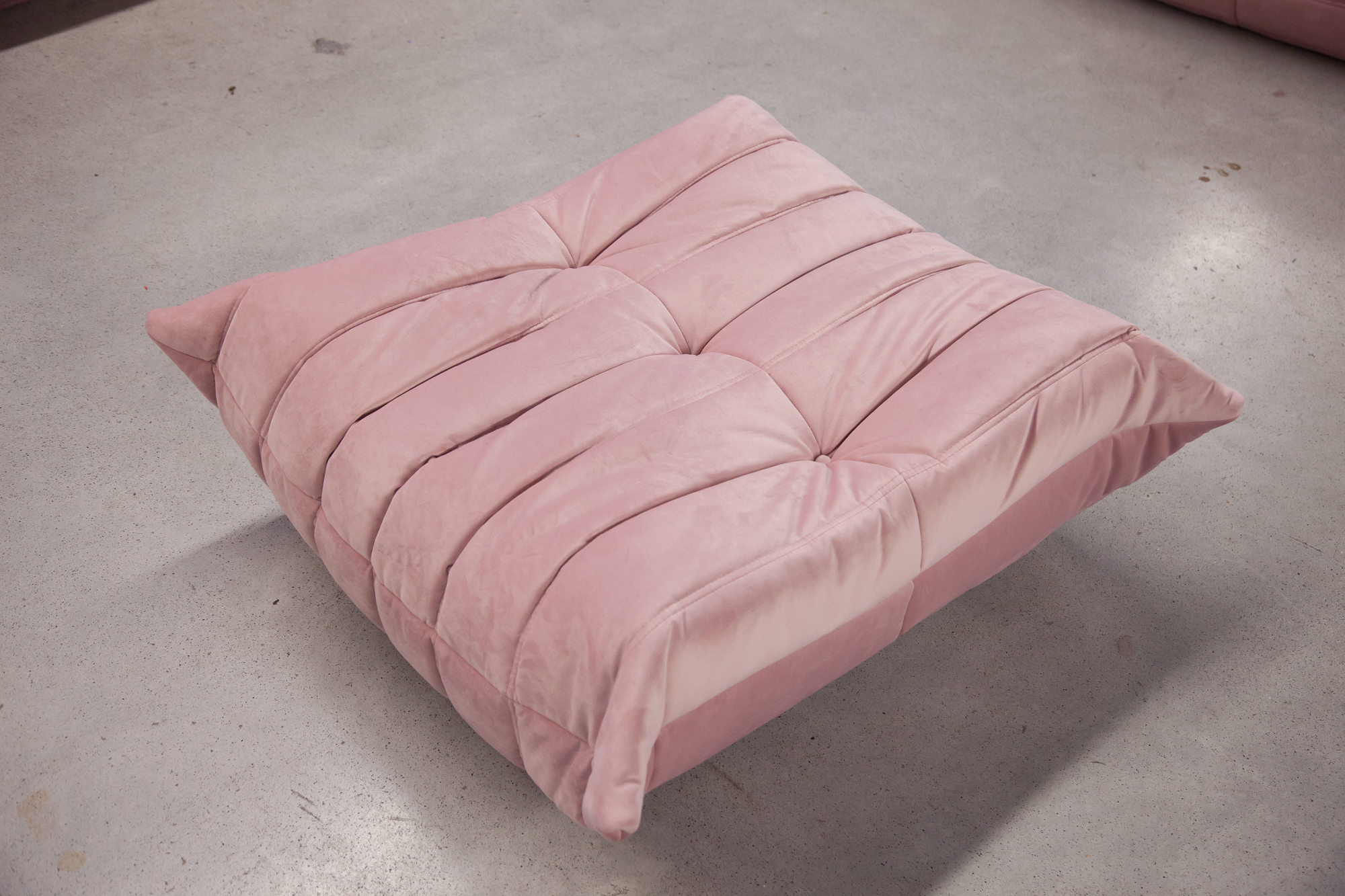 Togo Lounge Set 5-pc. Velvet Light Pink 5