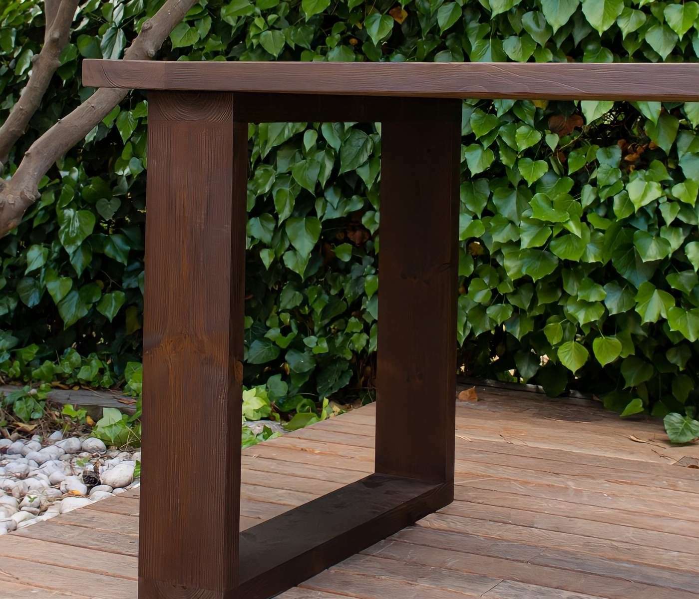 Outdoor-Tisch aus Vollholz 3