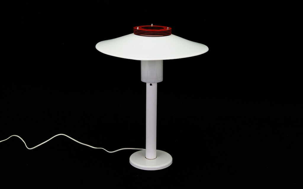Vintage table lamp metal white 1960s 4