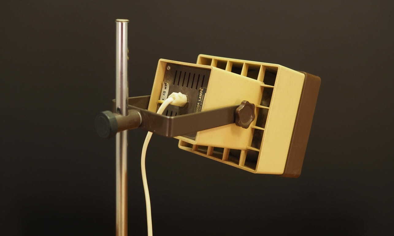 Vintage Table Lamp Metal Plastic Cream 1960s 3