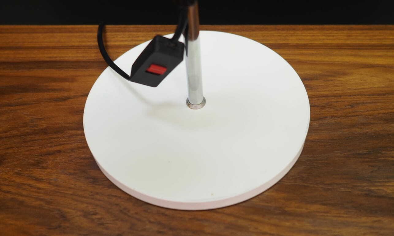 Vintage table lamp metal plastic white 1960s 4