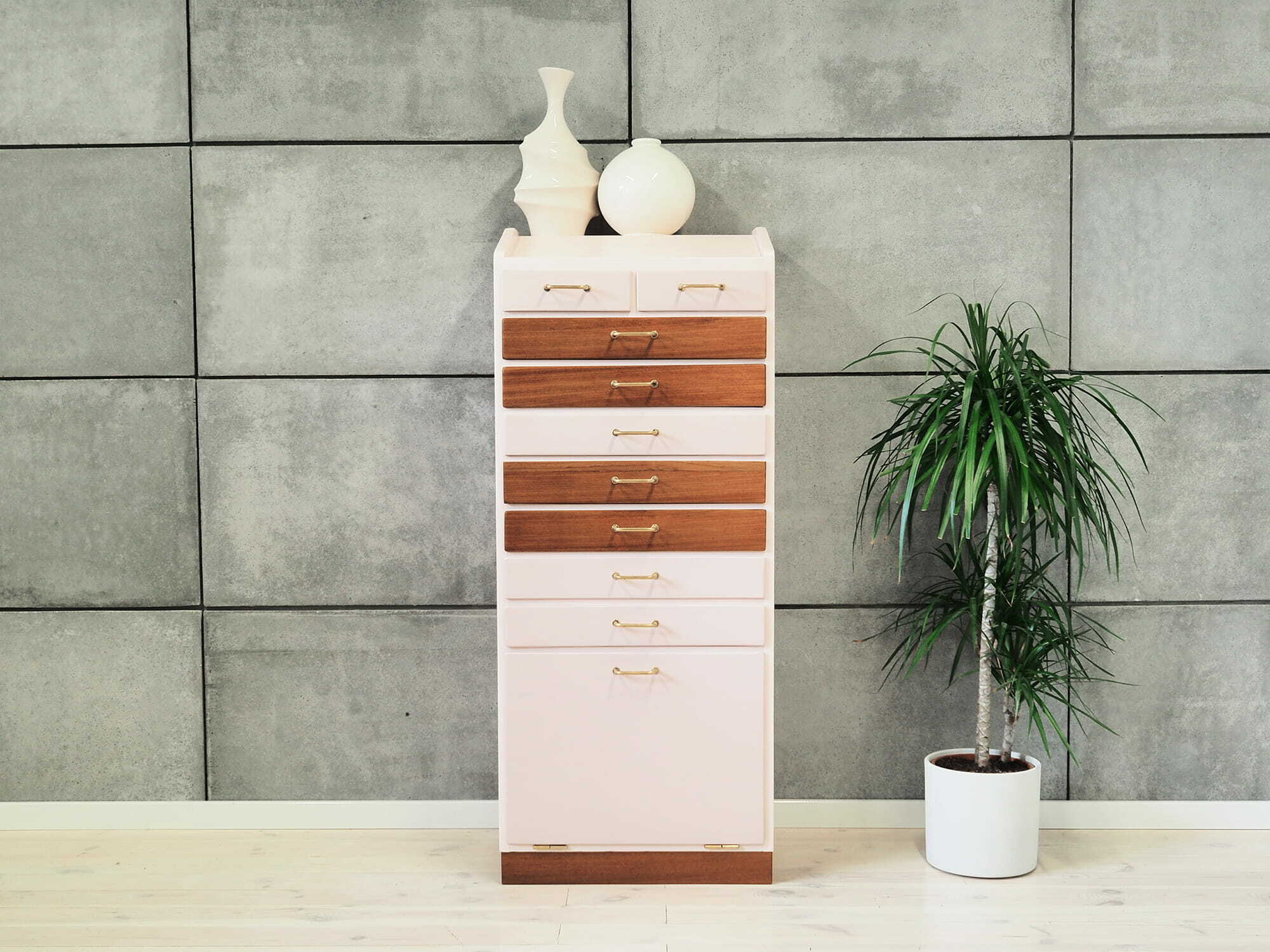 Vintage dresser Teak wood Light pink 1970s 1