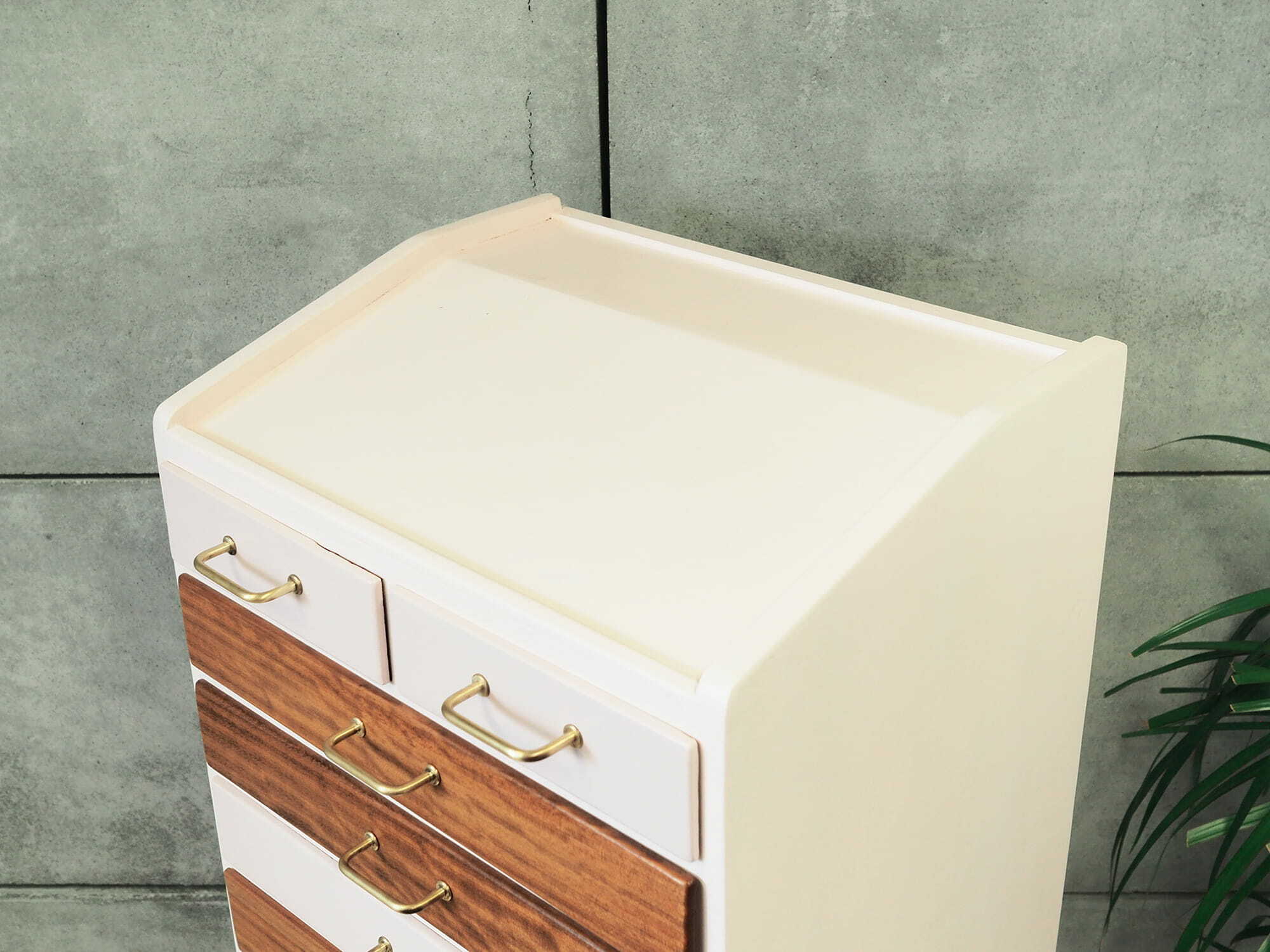 Vintage dresser Teak wood Light pink 1970s 6