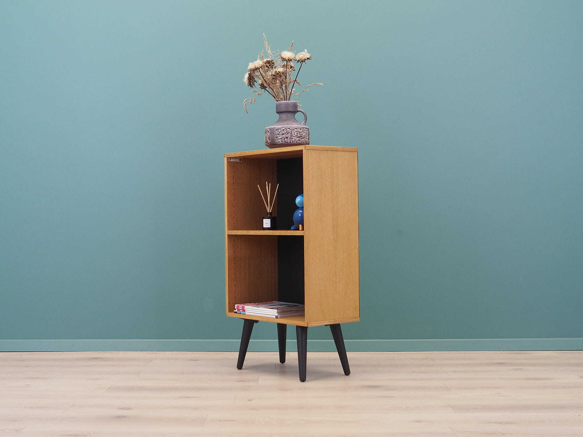 Libreria vintage in legno di frassino marrone, anni '70 2