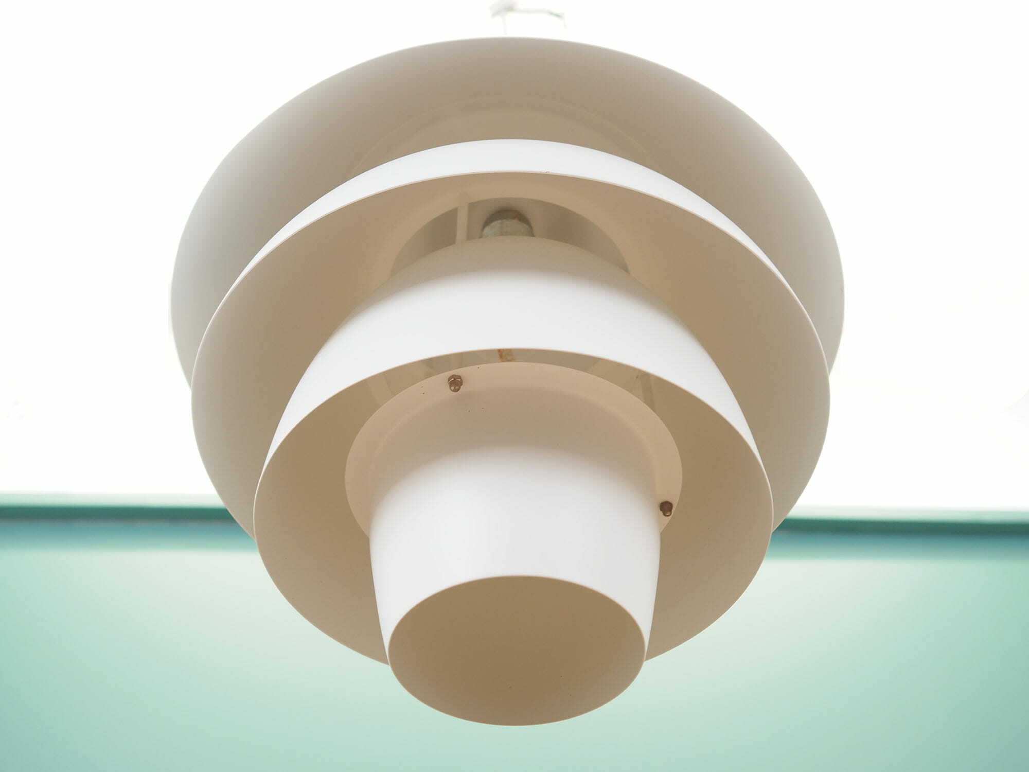 Lampada a sospensione vintage in metallo bianco anni '70 4
