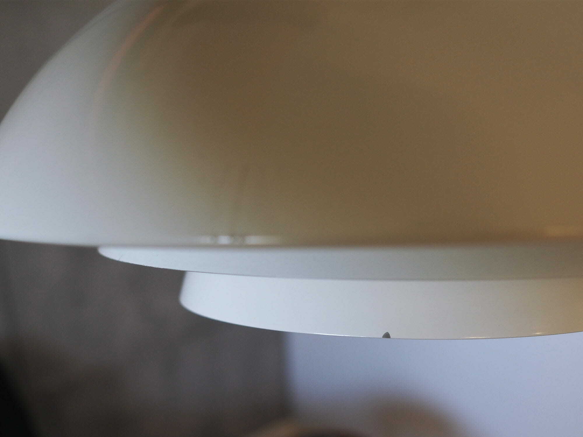 Lampada a sospensione vintage in metallo bianco anni '70 7