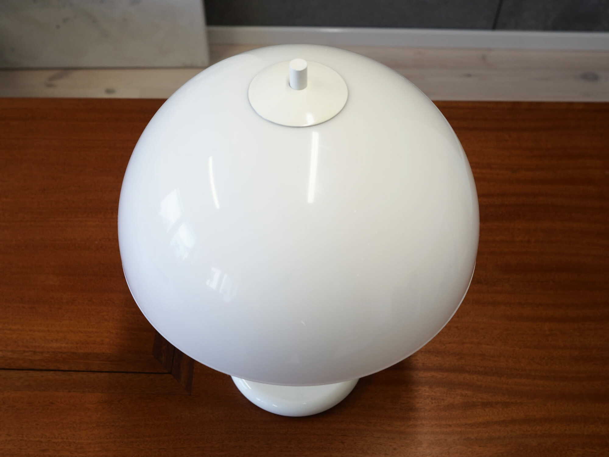 Vintage table lamp metal plastic white 1970s 2