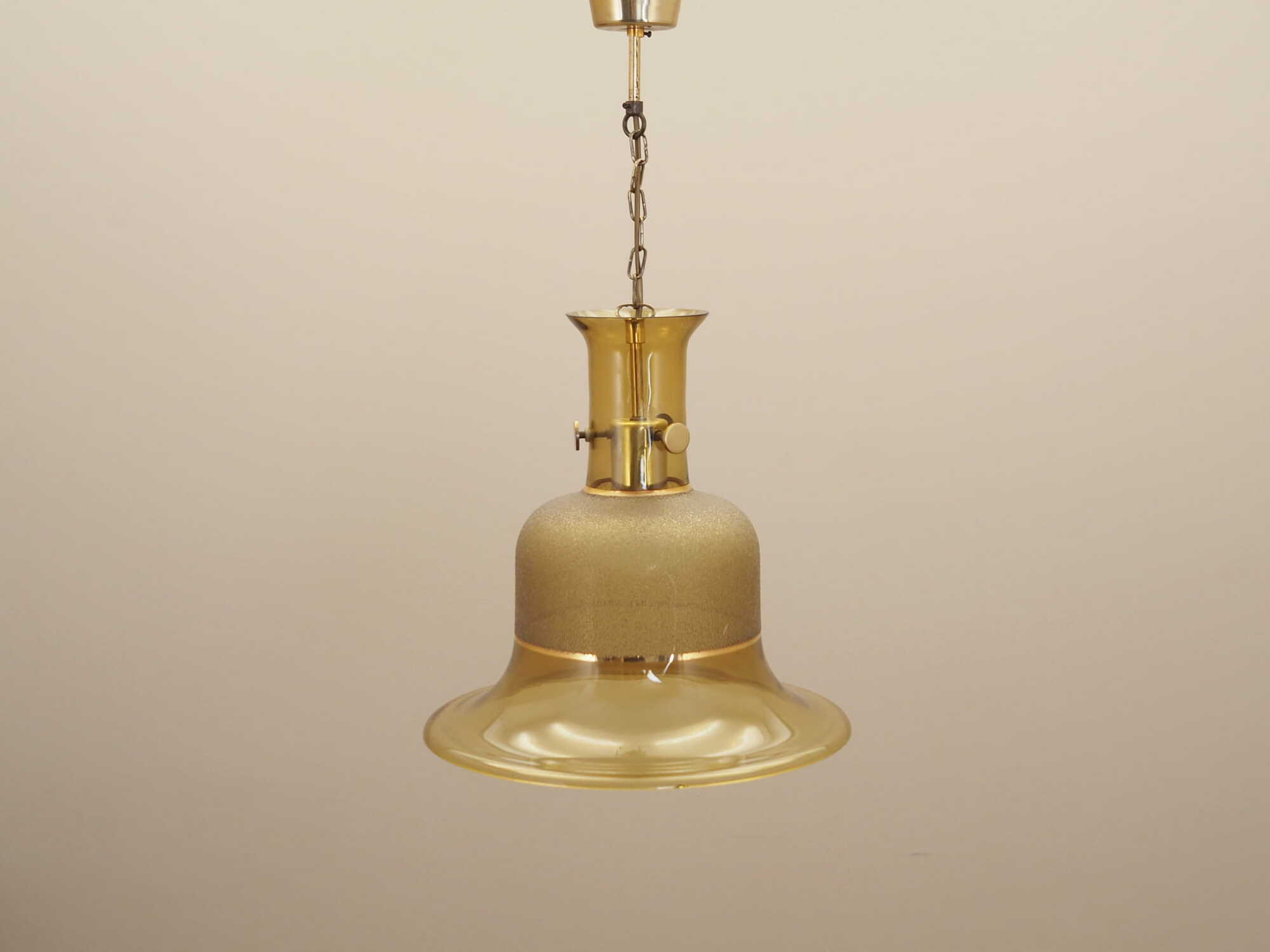 Lampada a sospensione vetro metallo oro anni '60 1