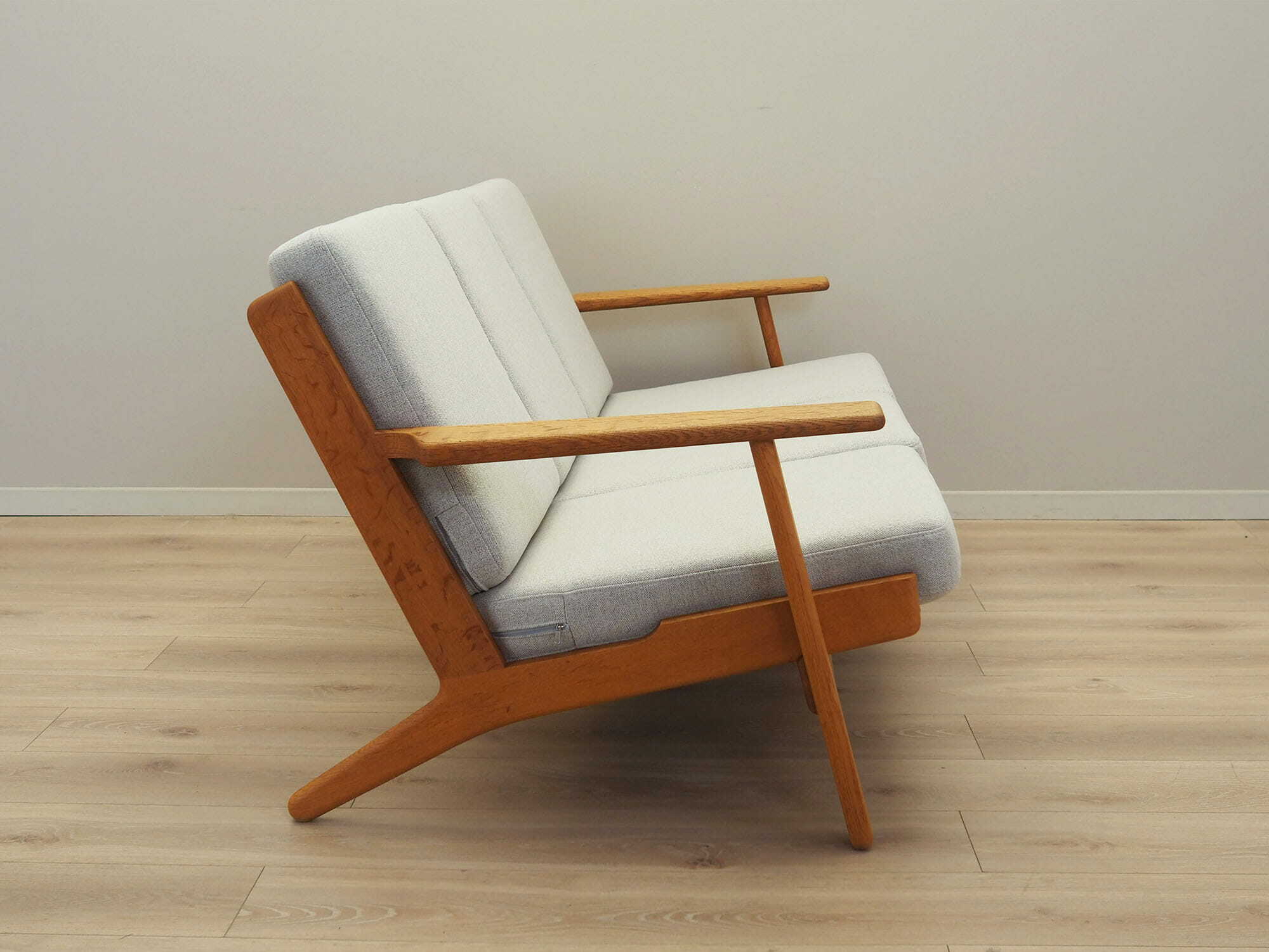 Divano in legno grigio anni '60 5