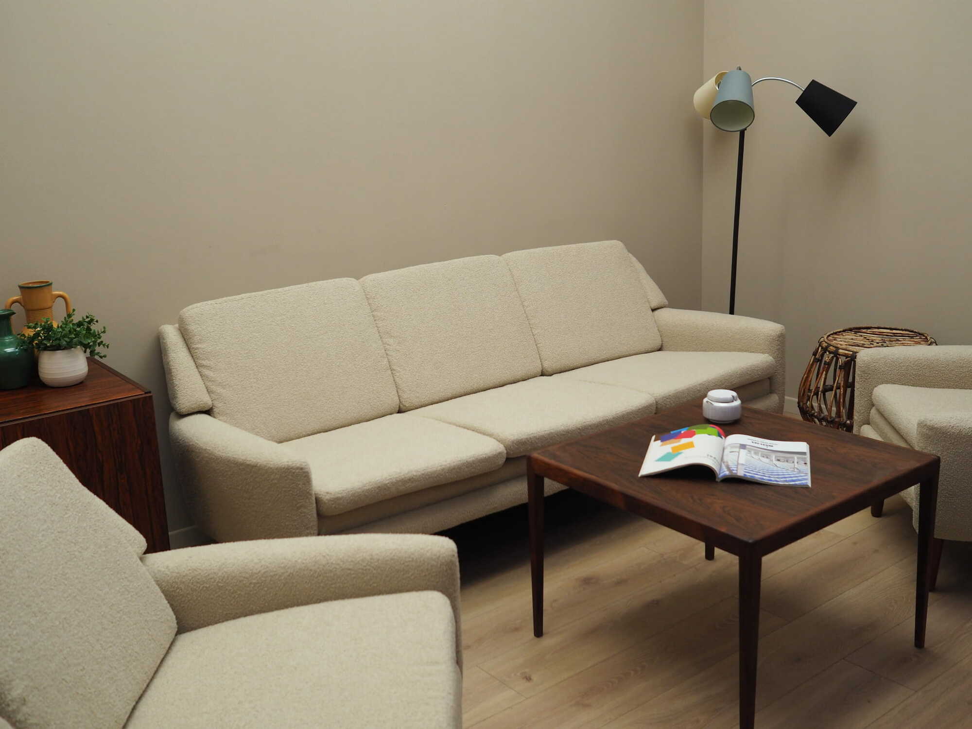 Divano in tessuto crema anni '70 2