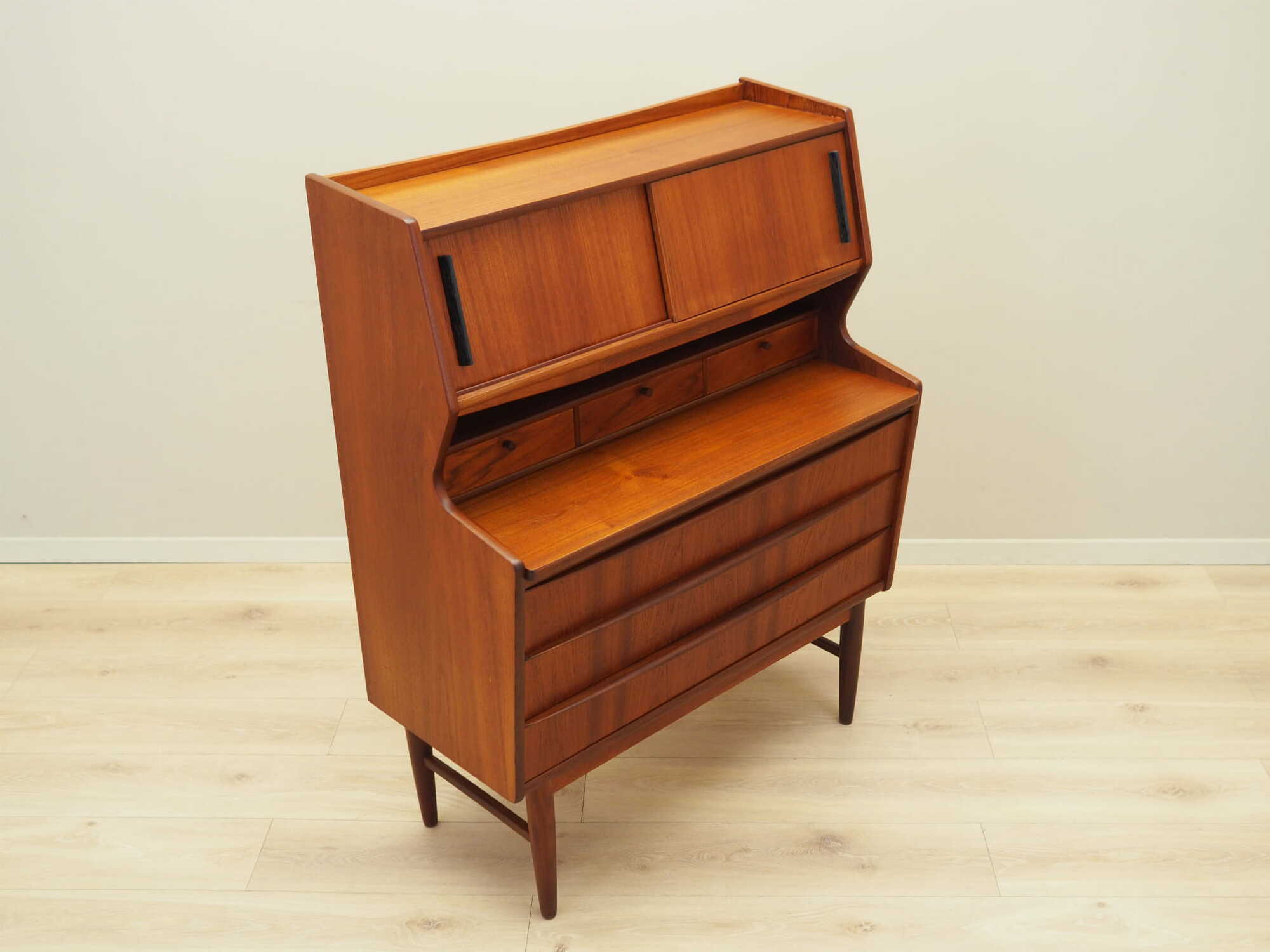 Secretary Wood Brown 1970s 7