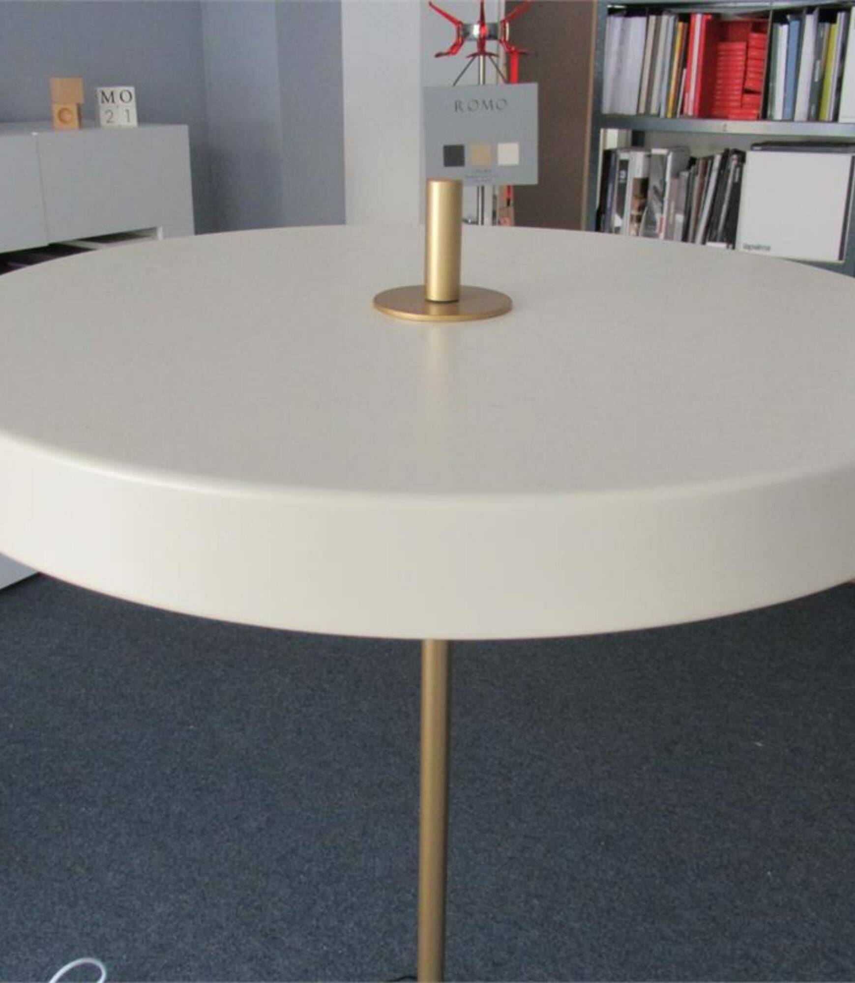 LED Stehlampe Umage Asteria Stahl Weiß 3