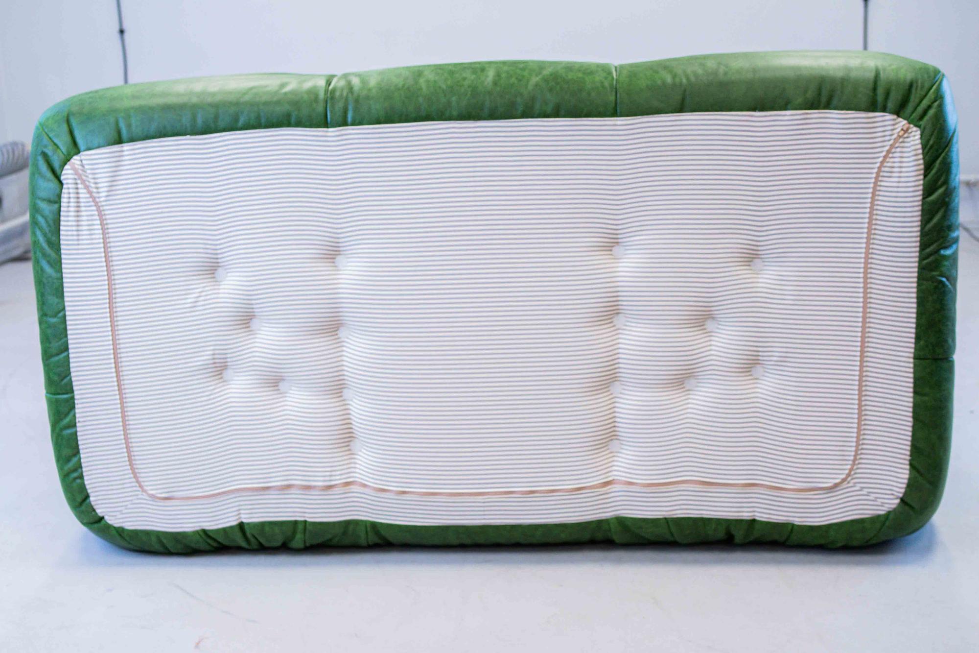 Togo Sofa 2-seater with armrest Pull-Up-Leather Green 9