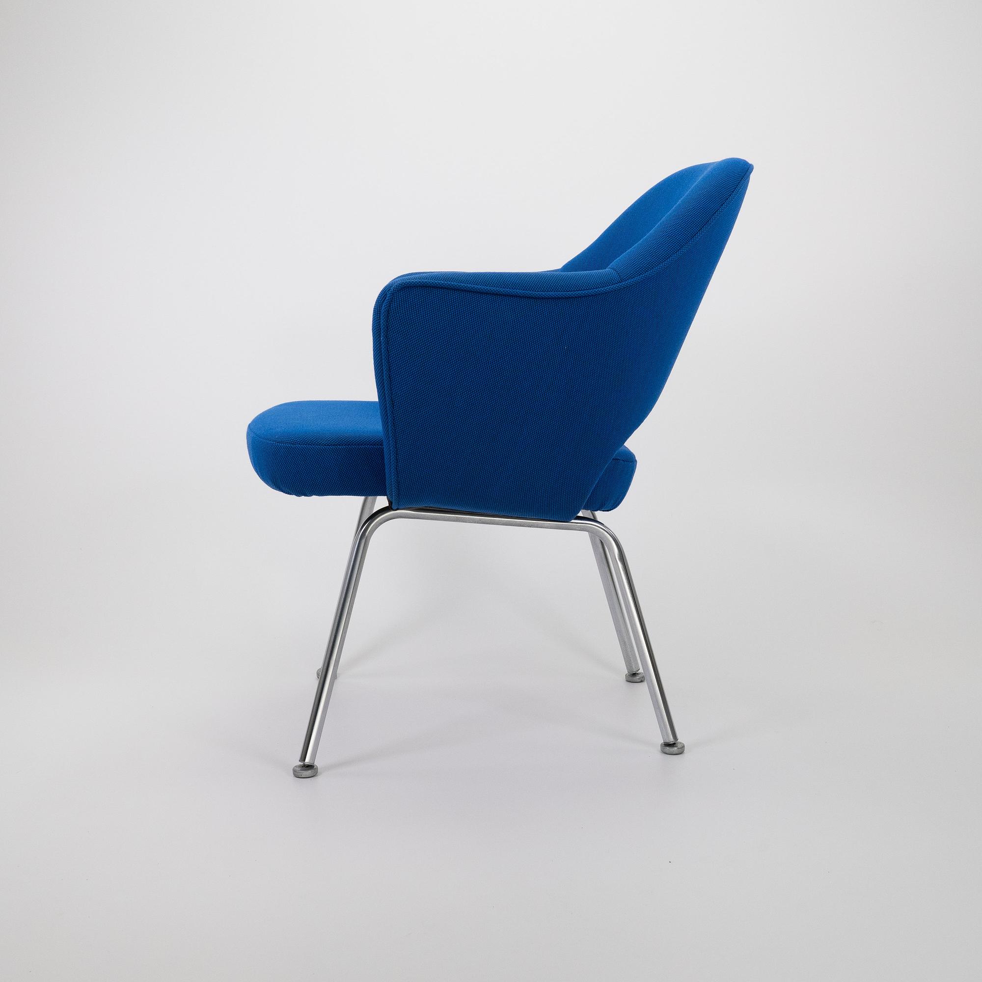 Saarinen Executive Chair Chrome Fabric Blue 1