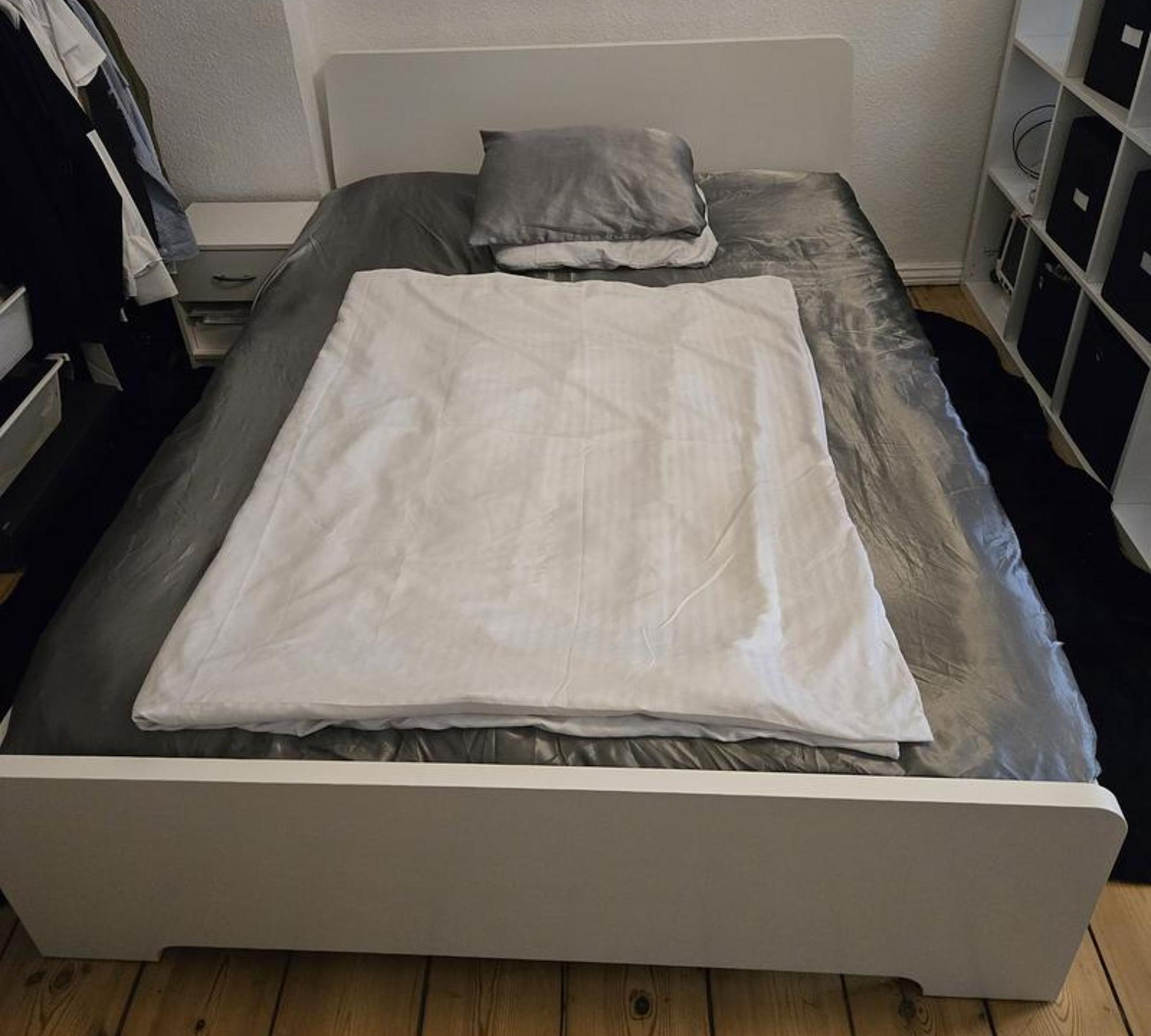 Queensize Bett 140x200 1