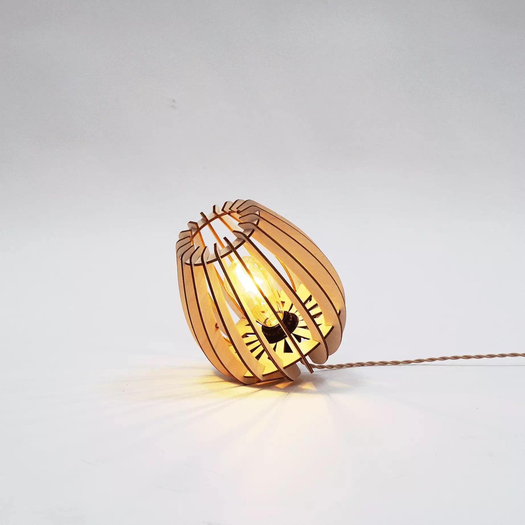 Atome Tischlampe Holz 21cm 2