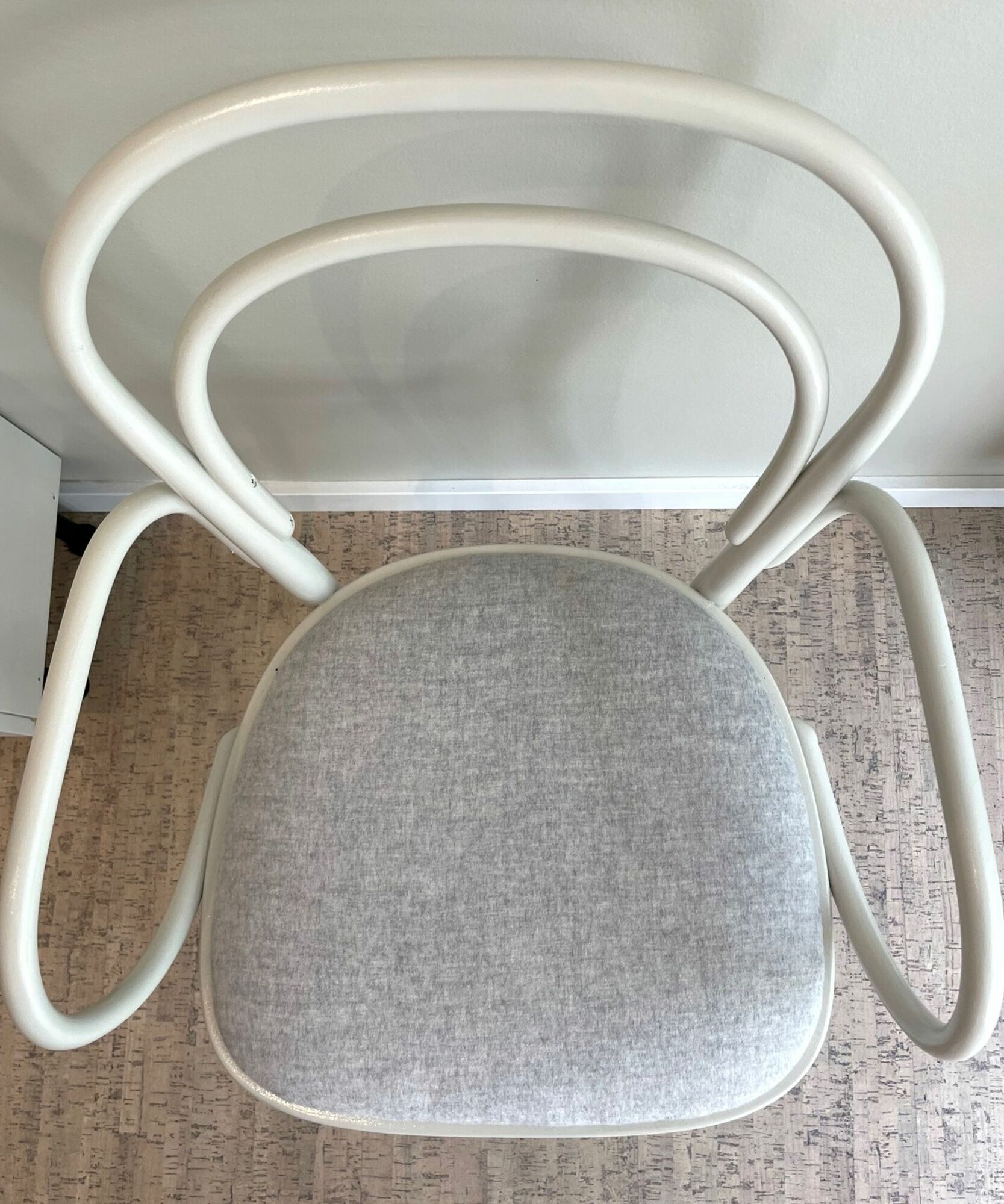 Aufgearbeiteter Thonet Stuhl 214 F helles Beige 4