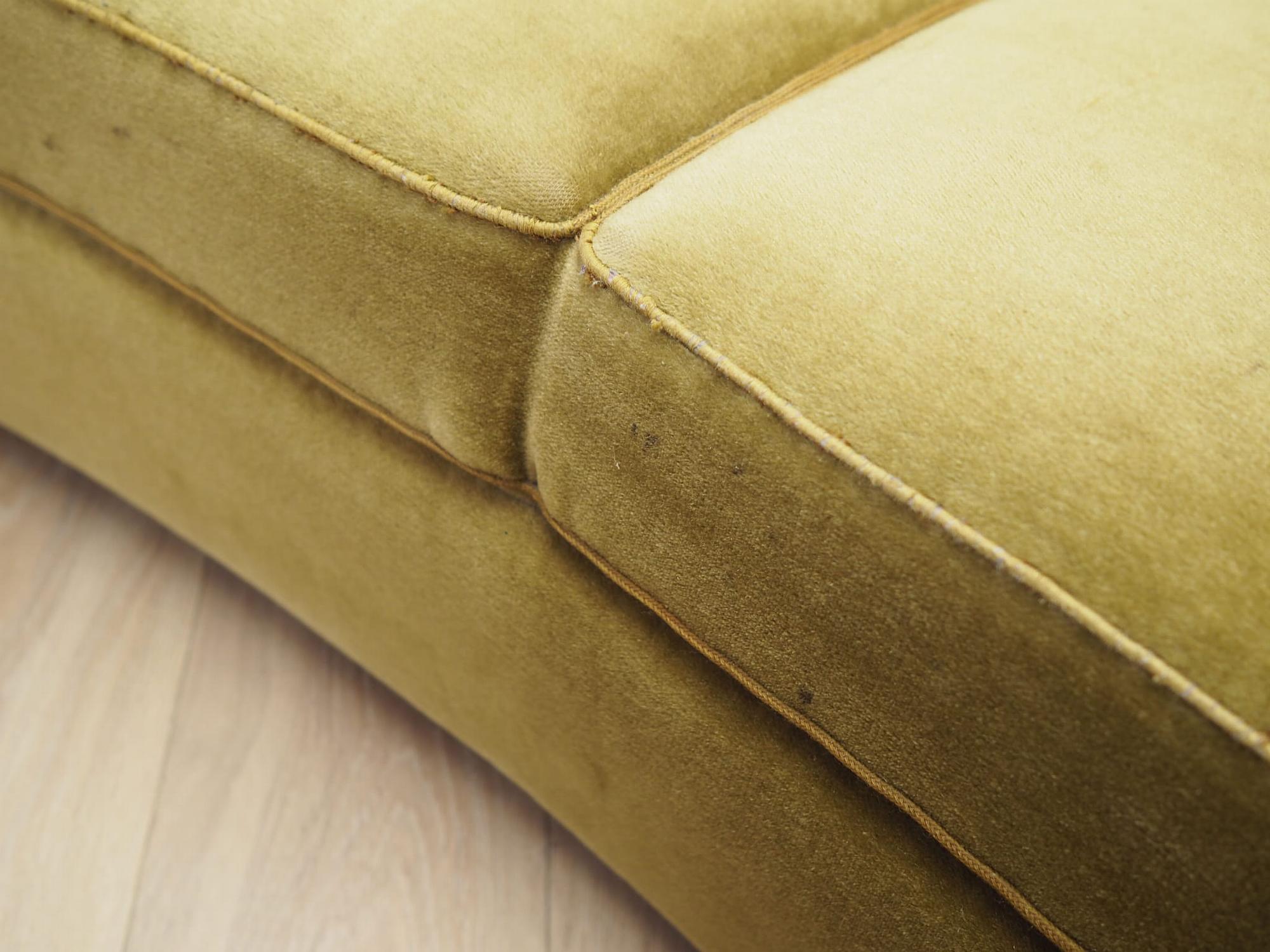 4-seater sofa velvet green 1960s 9