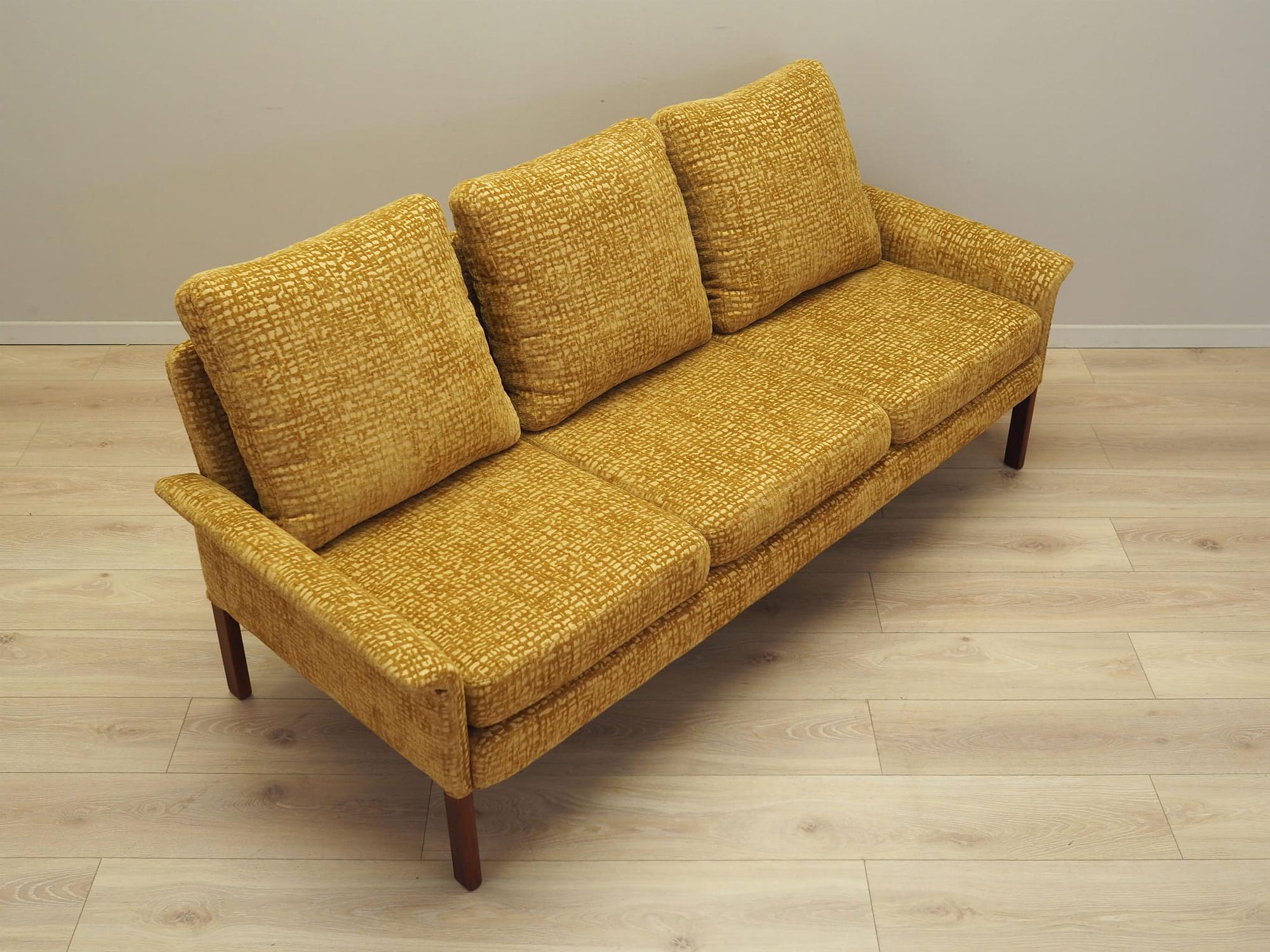 3-seater sofa yellow 1960s 7