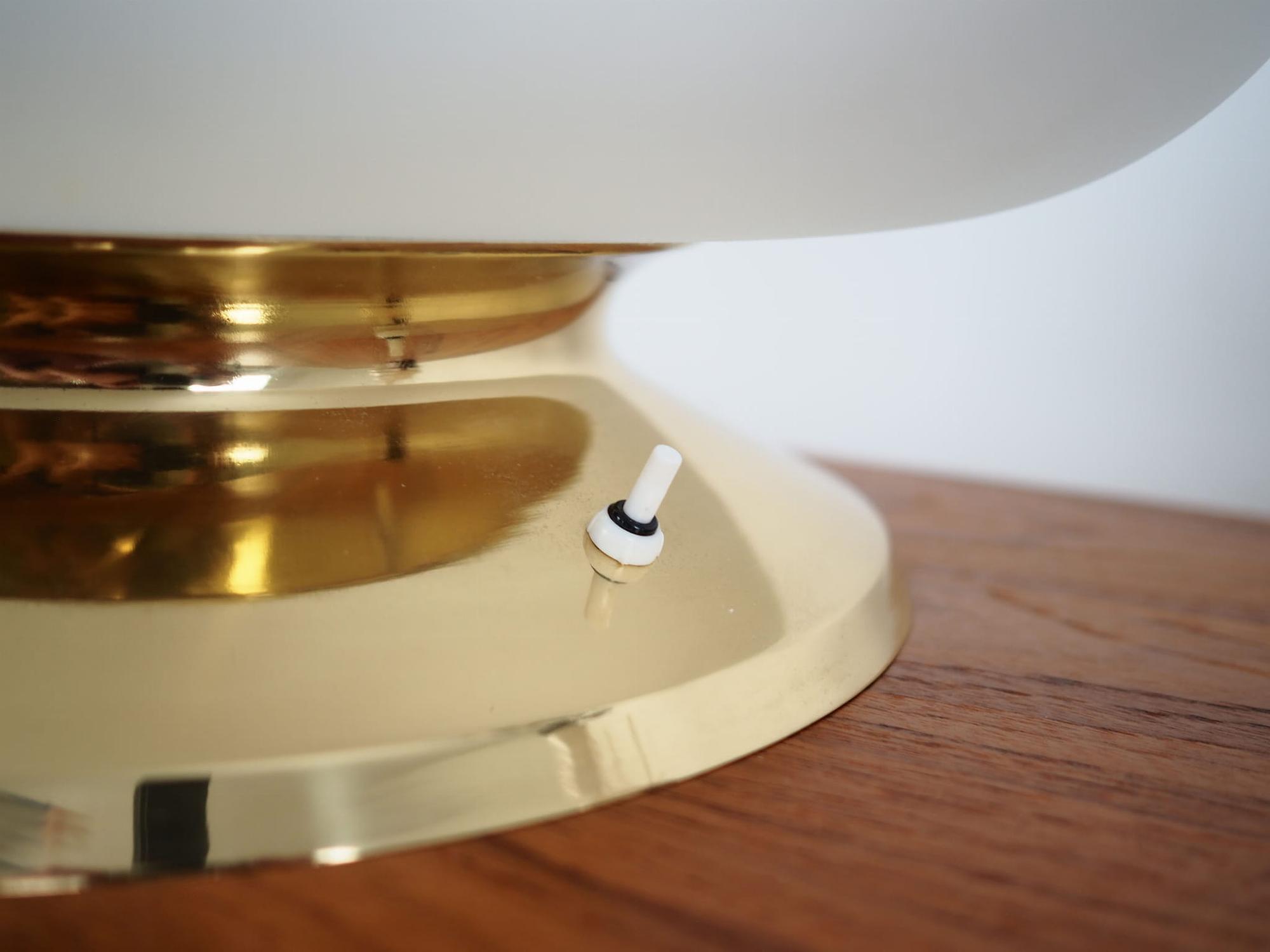 Table lamp
Glass
Metal
1970s 6
