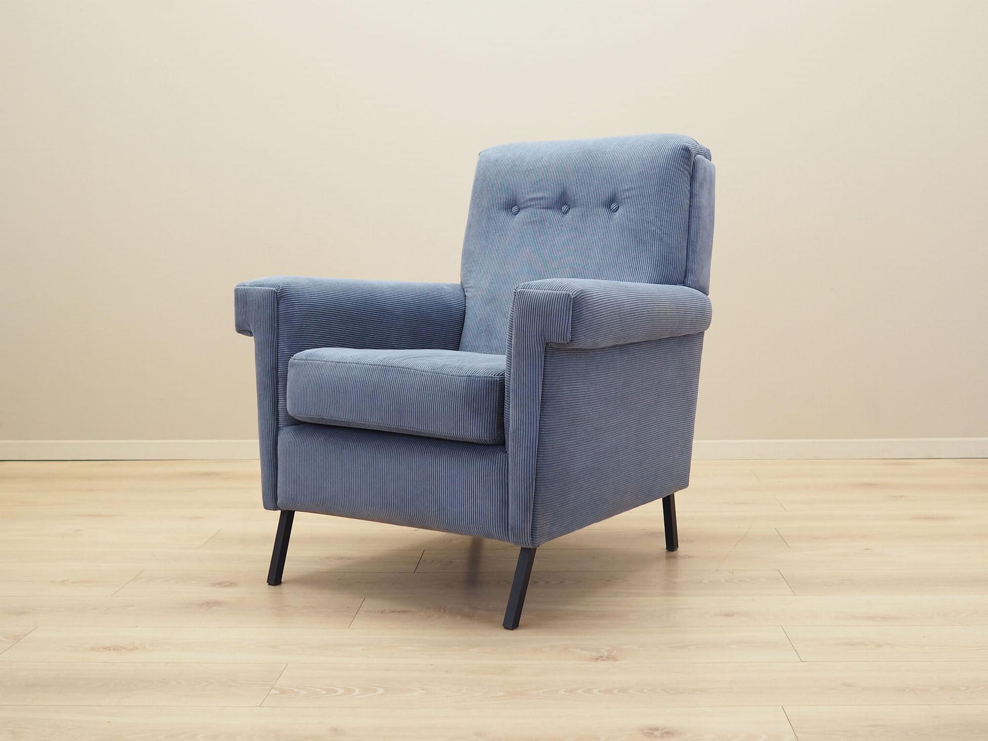 Poltrona con braccioli blu anni '70 1
