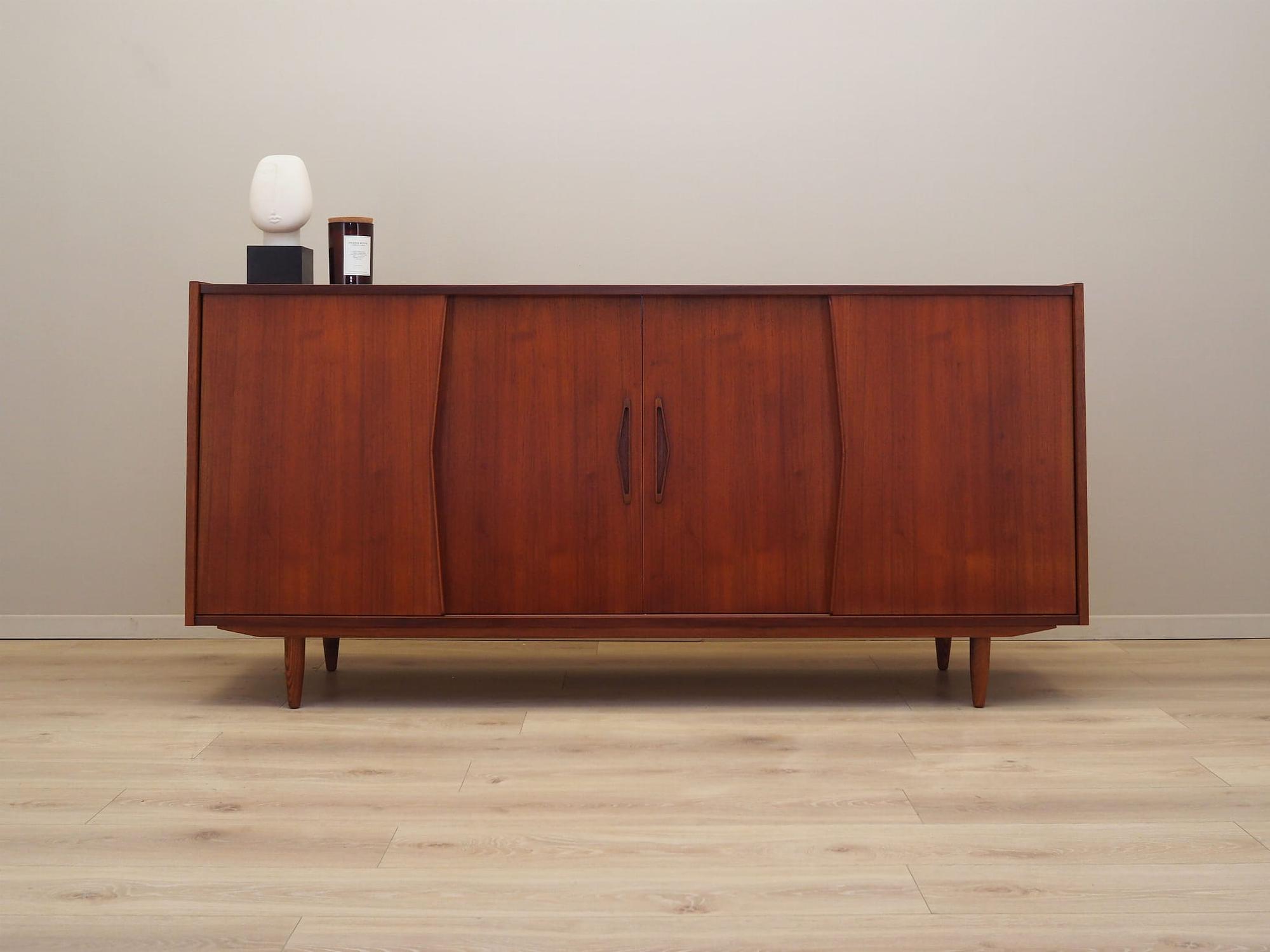 Credenza in legno di teak anni '70 1