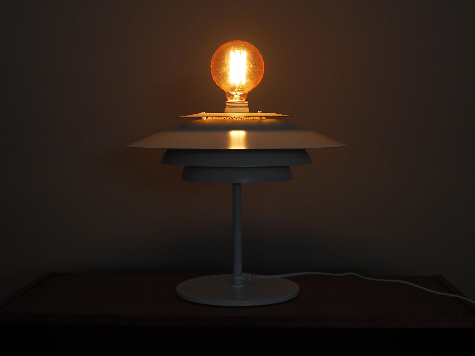 Table lamp metal white 1970s 9