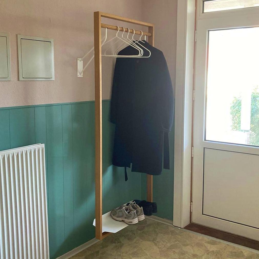 wardrobe gardero-b4 with one drawer display item 4