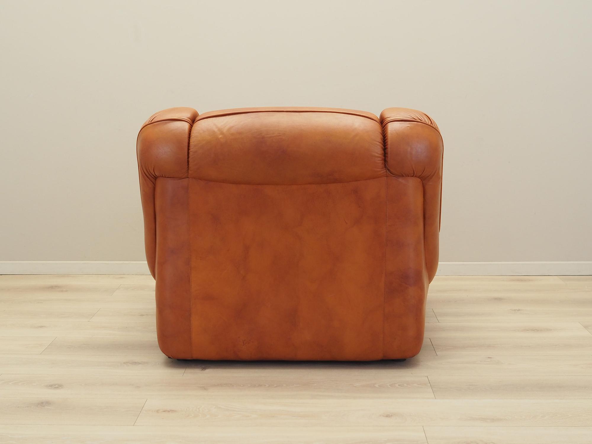 Poltrona in pelle marrone anni '70 5