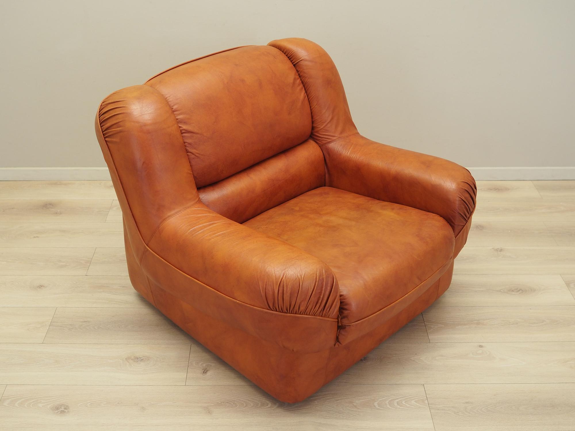 Poltrona in pelle marrone anni '70 9