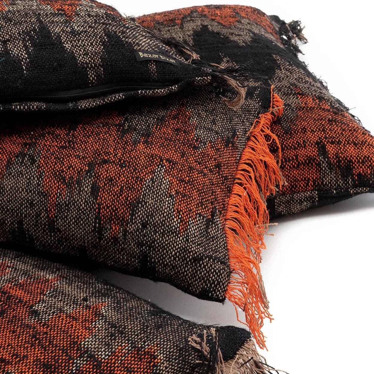 Oh My Gee Pillowcase Black Orange 30x50cm 2