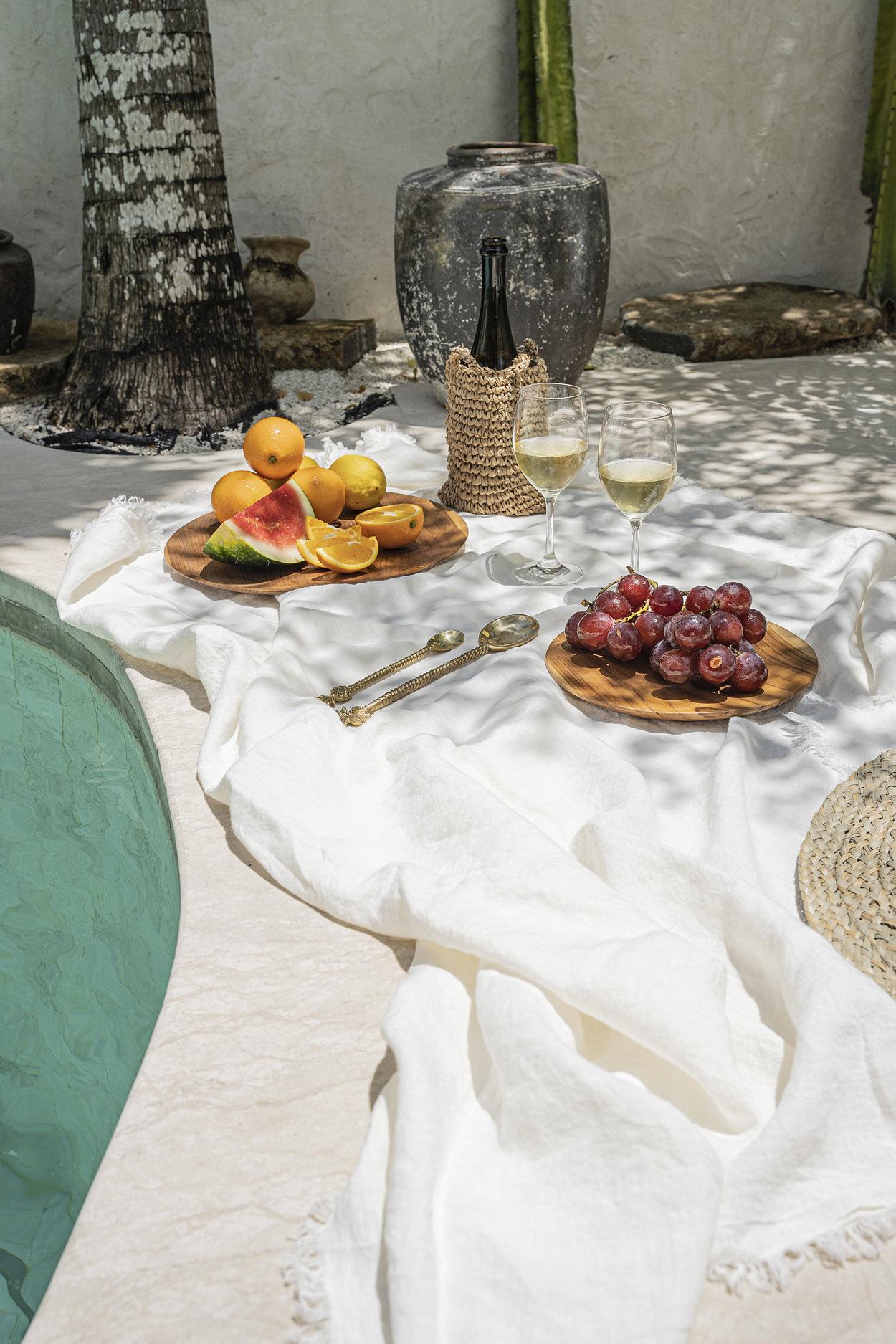 Tablecloth Linen White 150x150cm 1