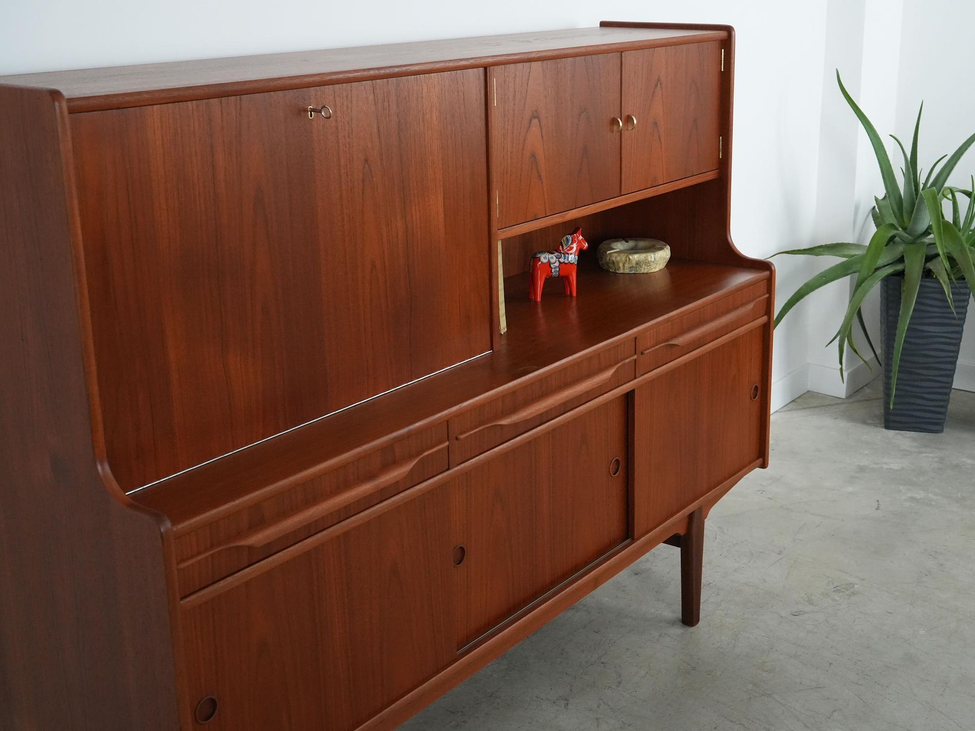 Highboard in legno di teak anni '60 5