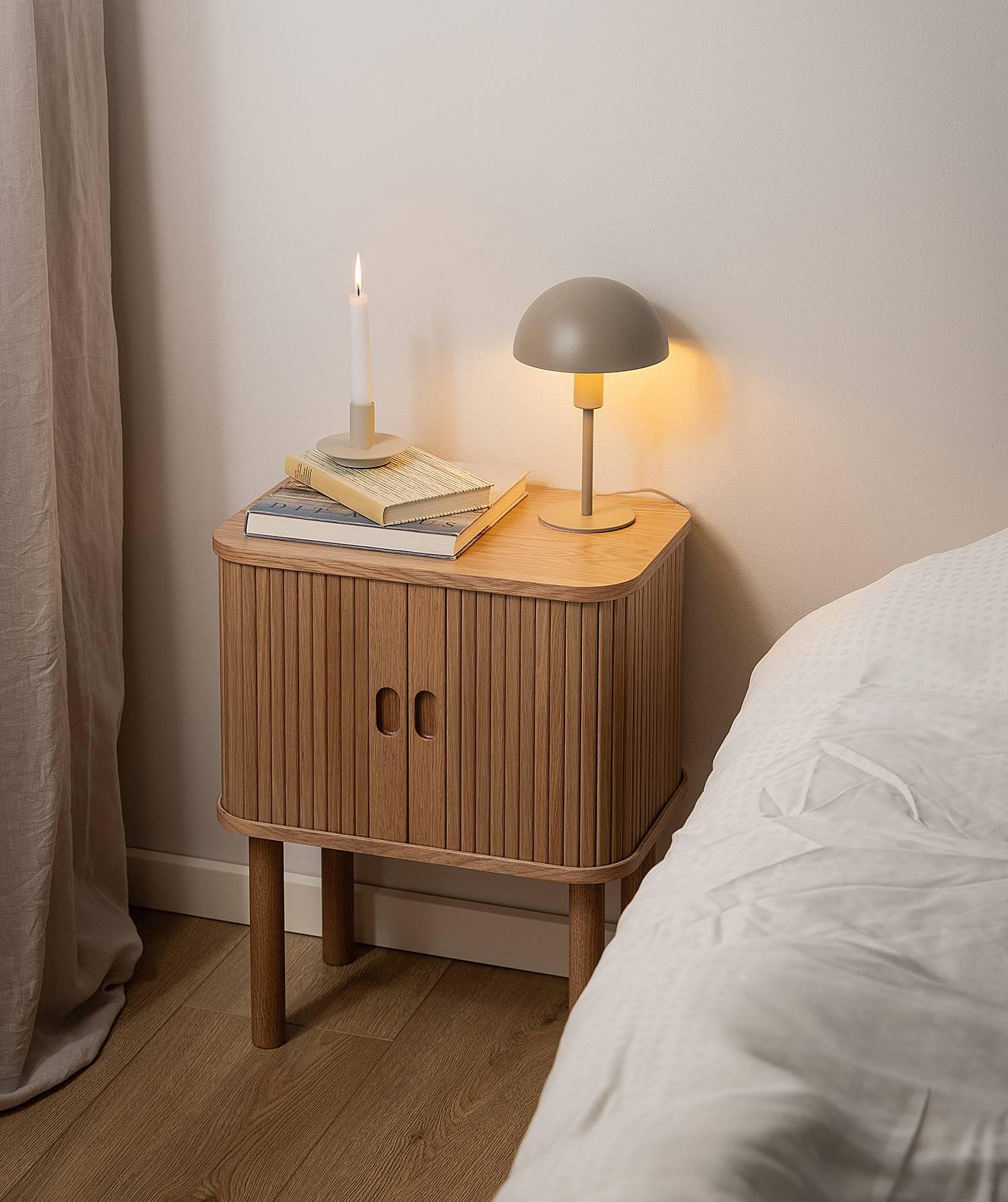 Henesk Nightstand Solid Wood Veneer Oak 1