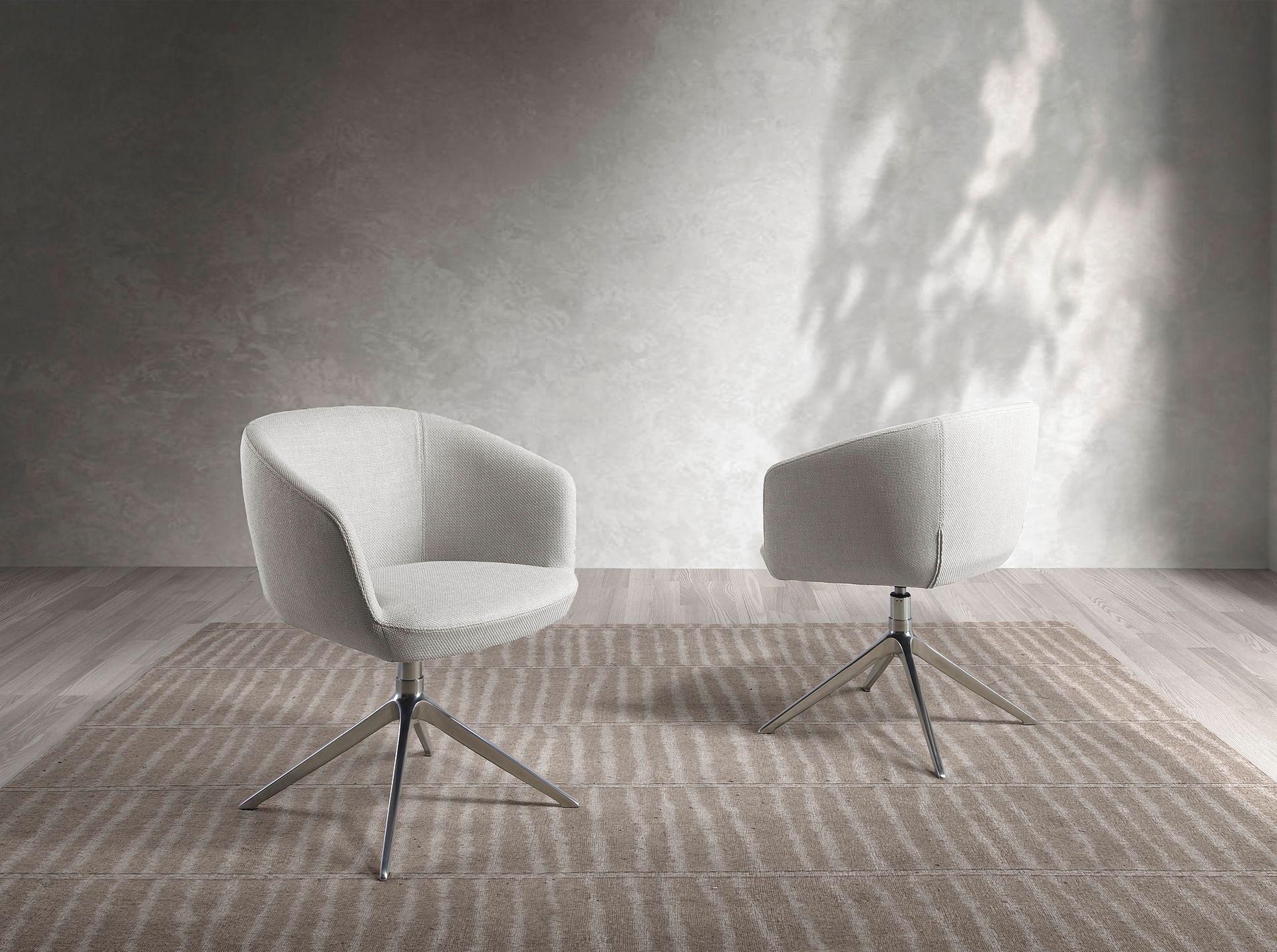 Sedia girevole in tessuto grigio 2