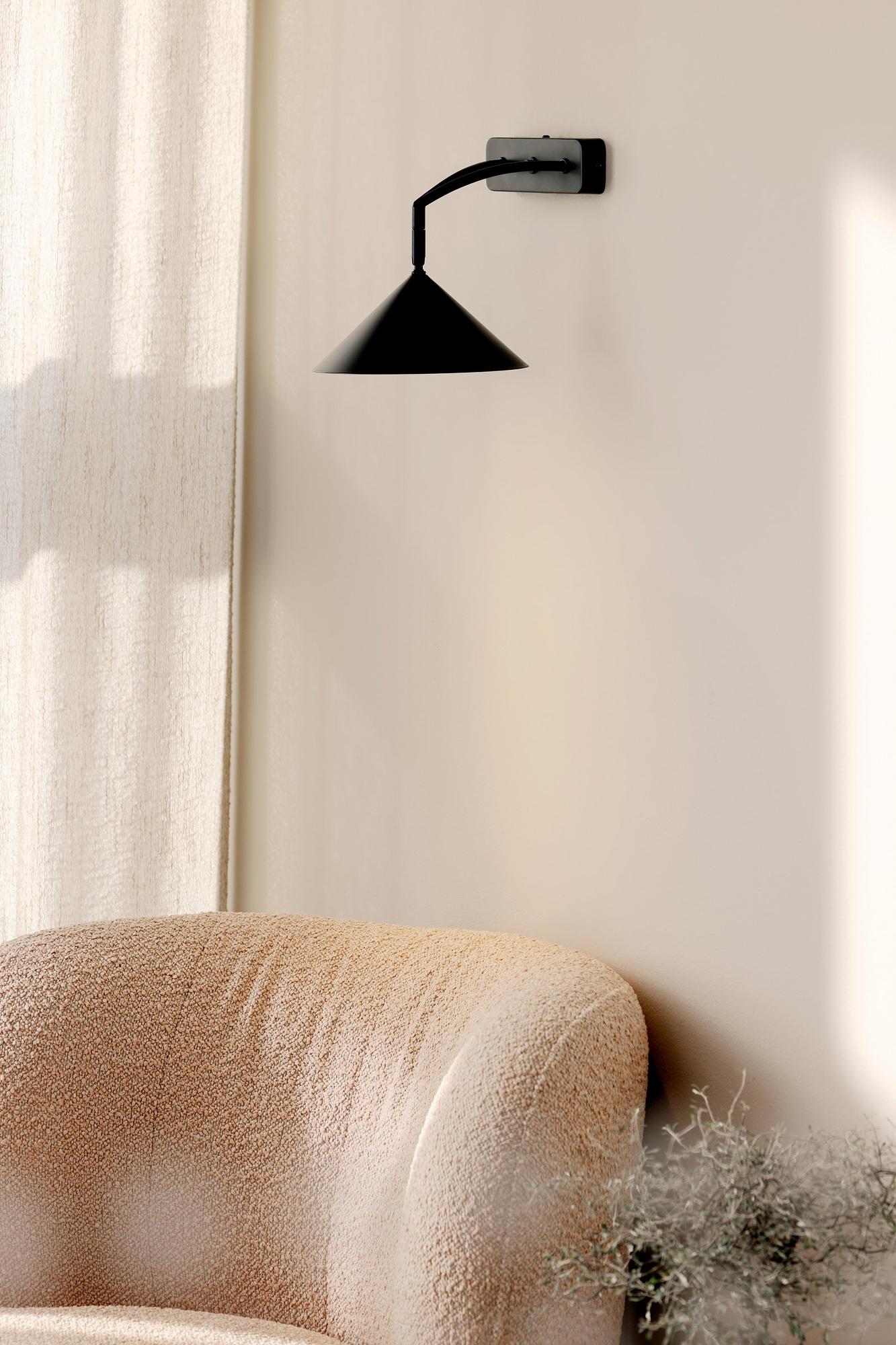 Curve Wall Lamp Black 2