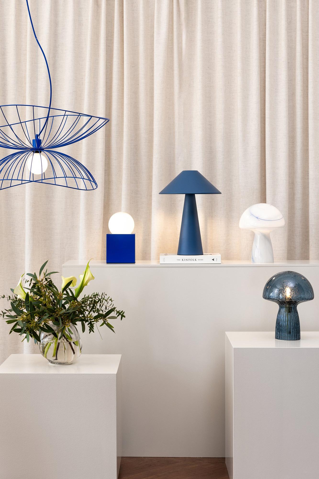 Bob 14 Table lamp Blue with USB-C charging station 8