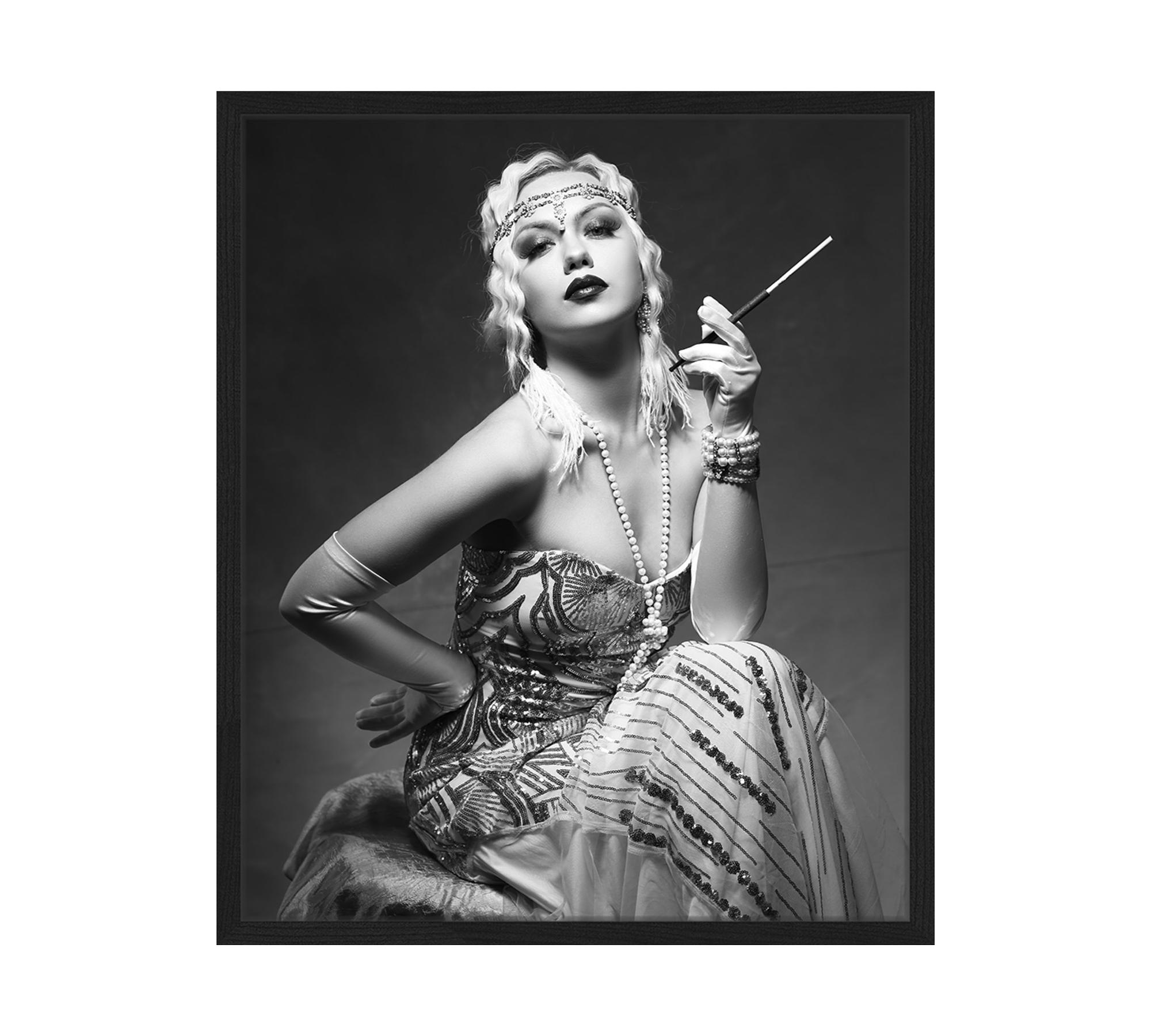 Gatsby Woman Art Print with Frame Black and White 0