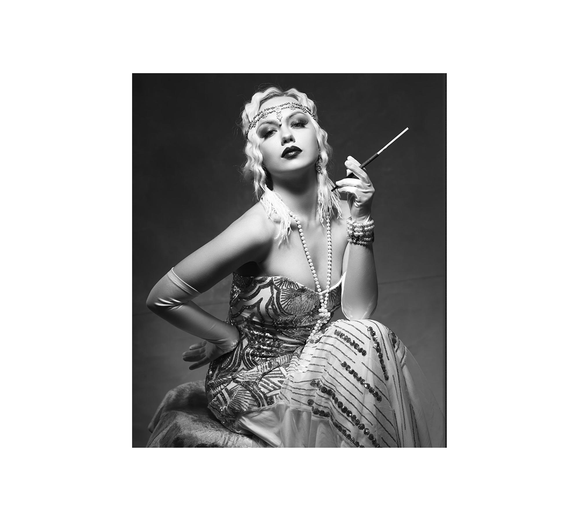 Gatsby Woman Art Print with Frame Black and White 1