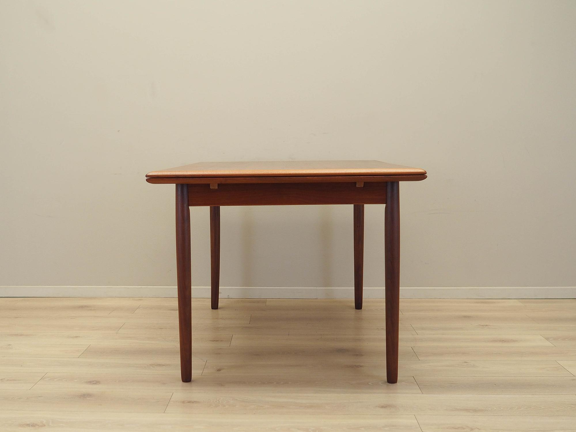 Tavolo in teak marrone anni '70 7