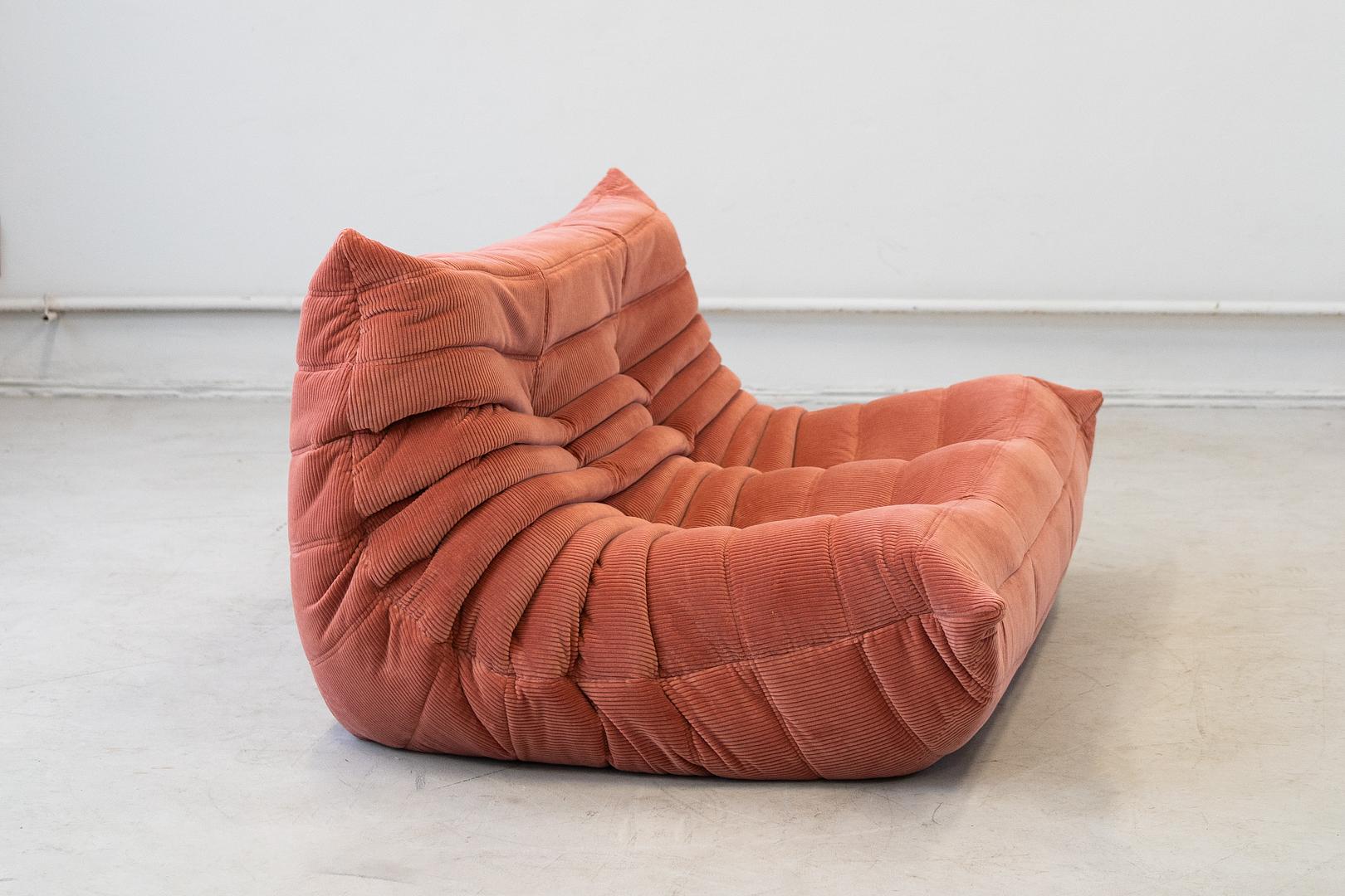 Togo 2-Sitzer Sofa Cord Koralle 0